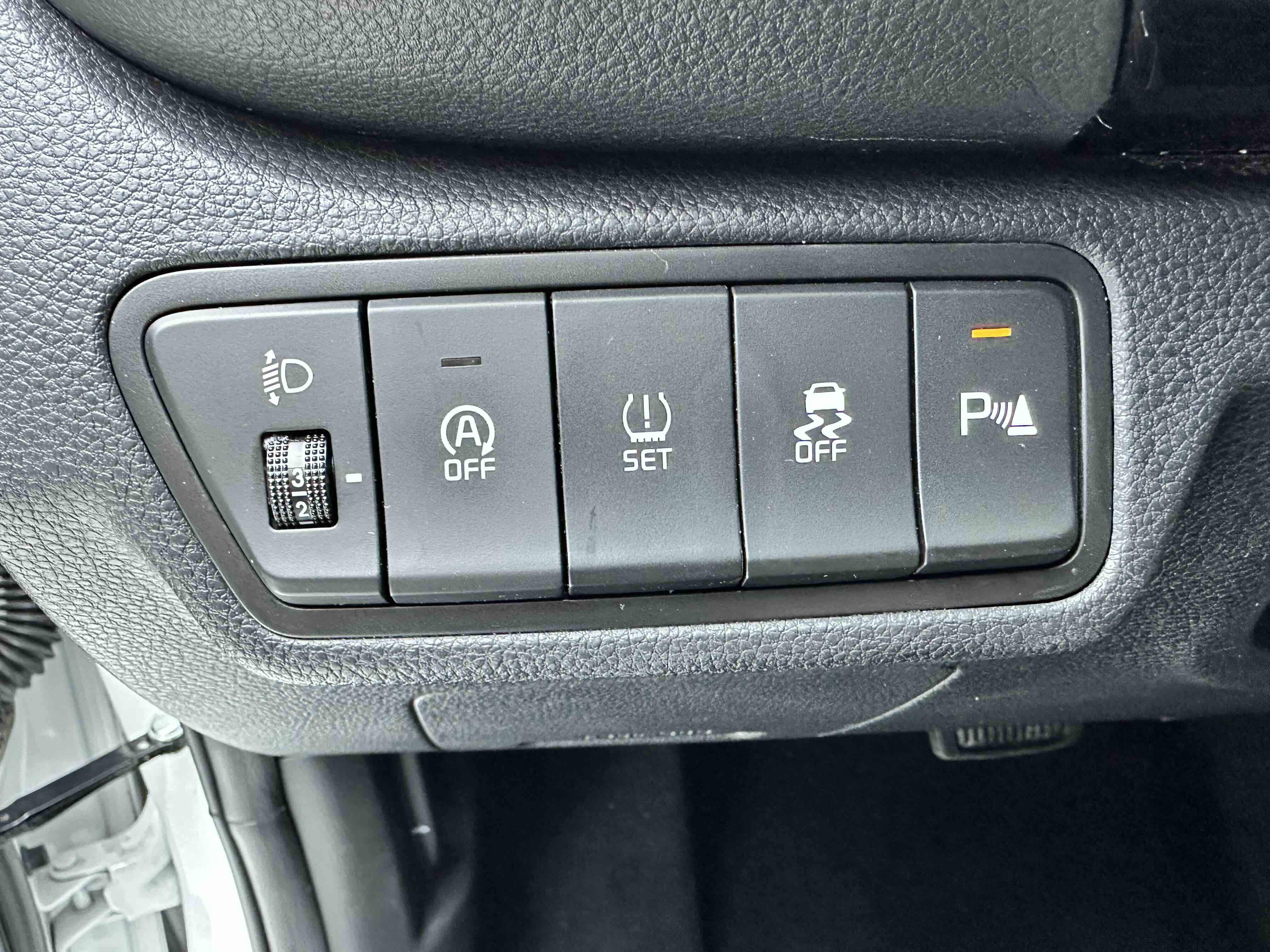 Kia Seltos 2024 car image #16