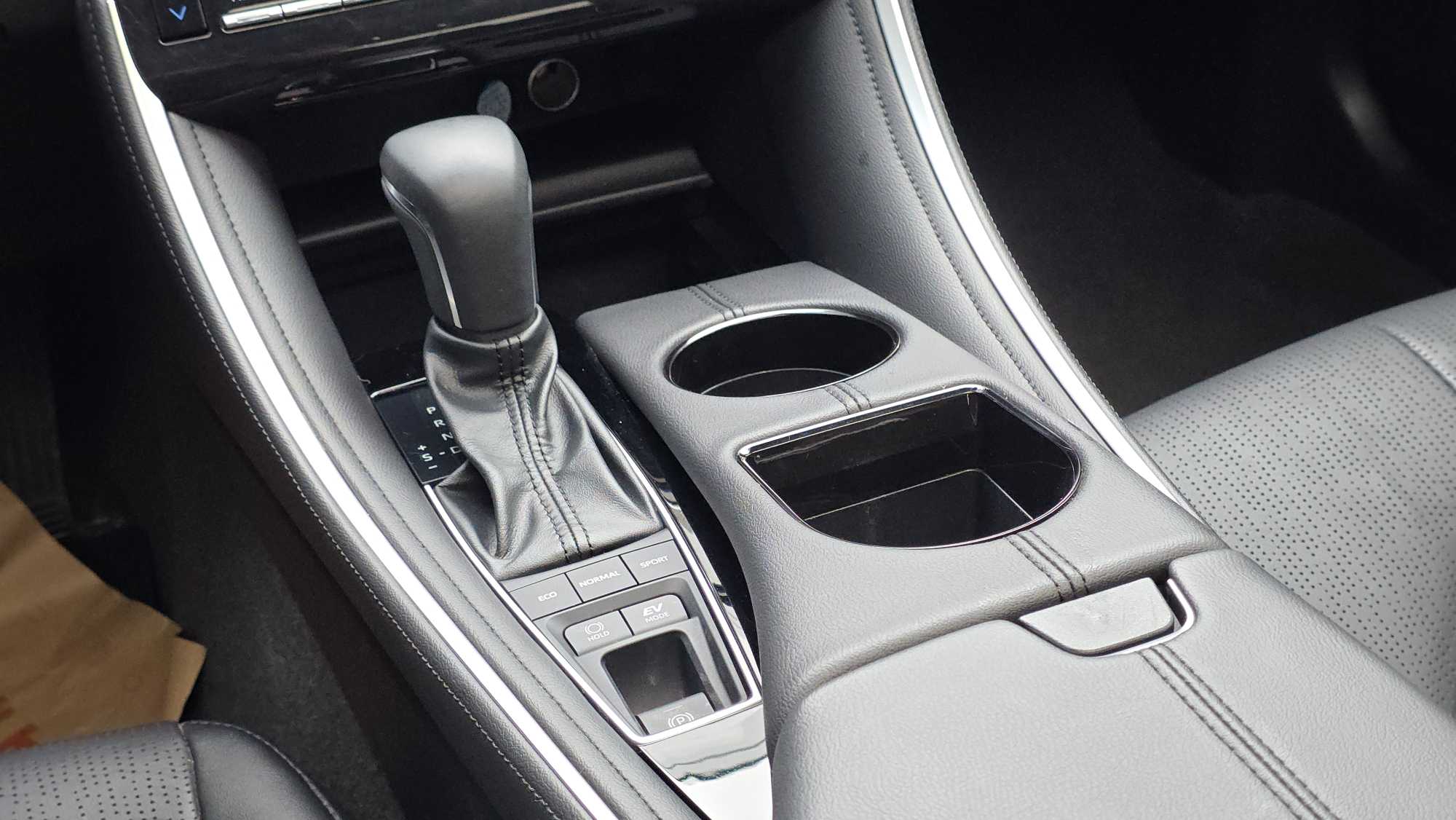 Toyota Avalon 2024 car image #16