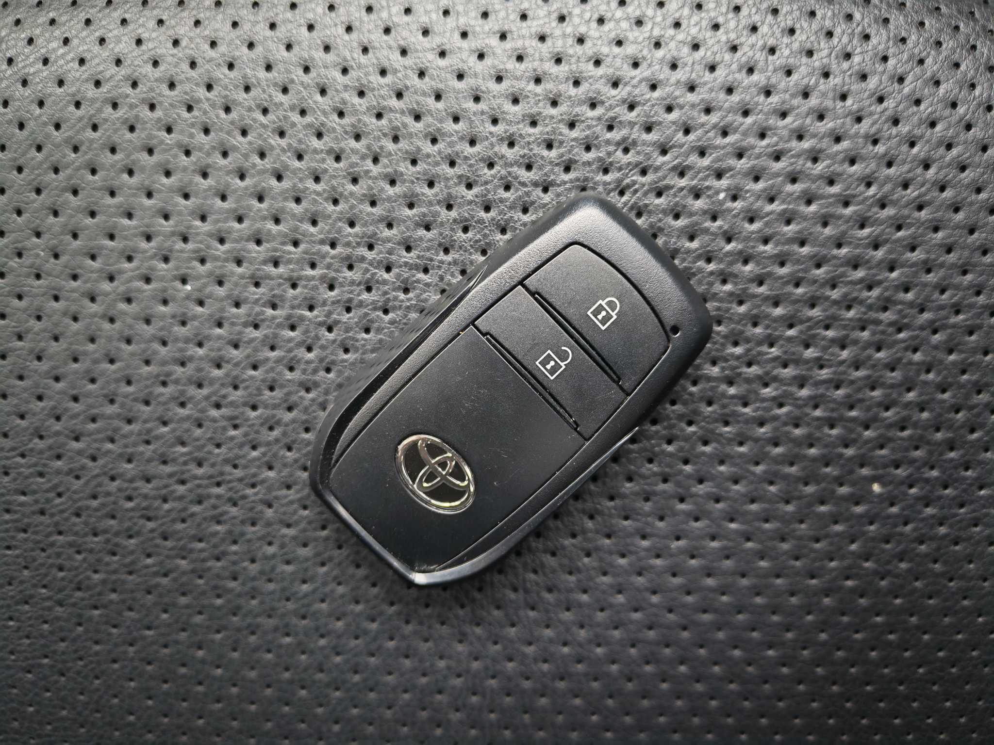 Toyota Corolla Cross 2024 #16 Toyota Corolla Cross 2024 car image #16