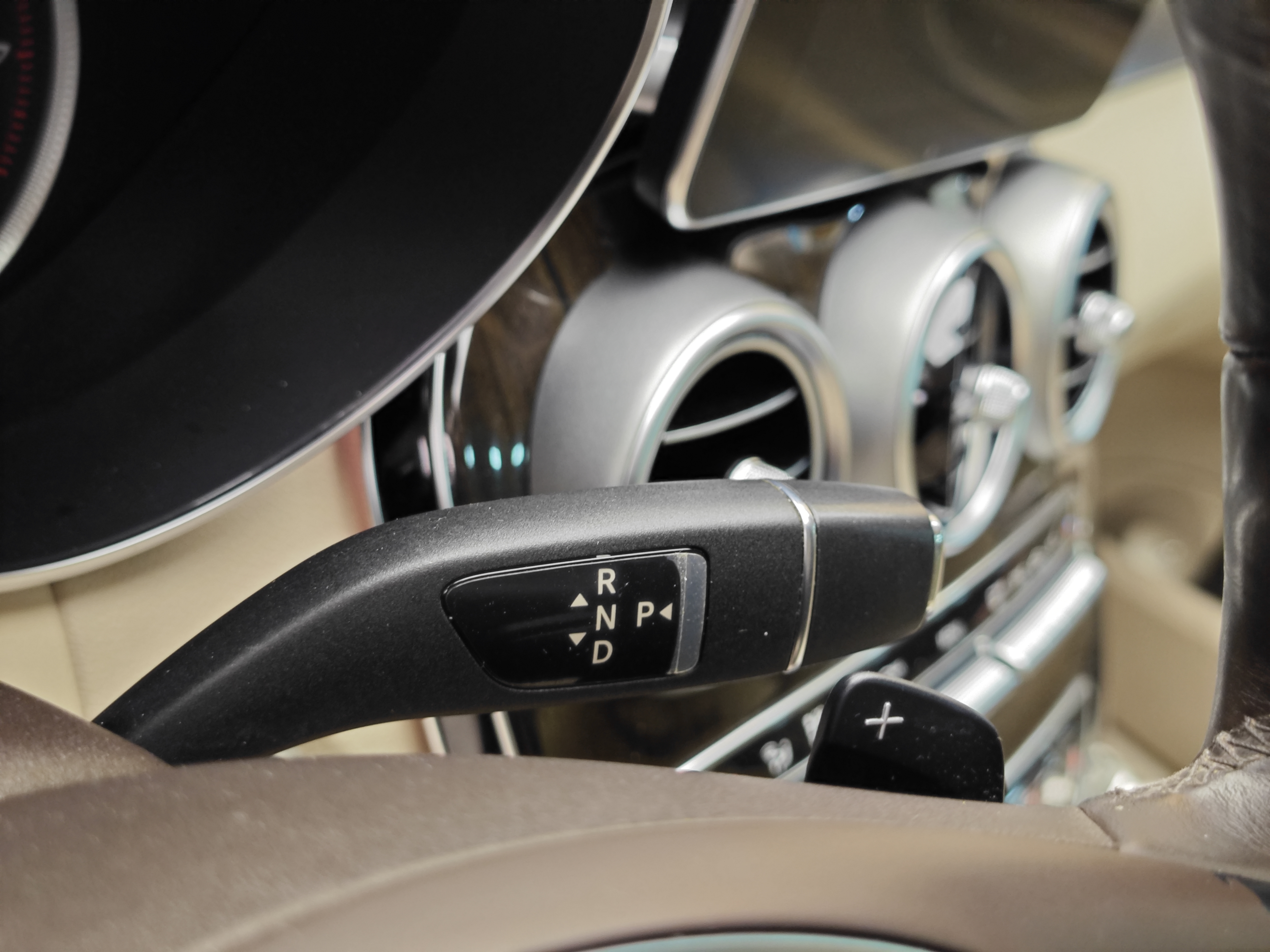 Mercedes-Benz C Class 2015 car image #16