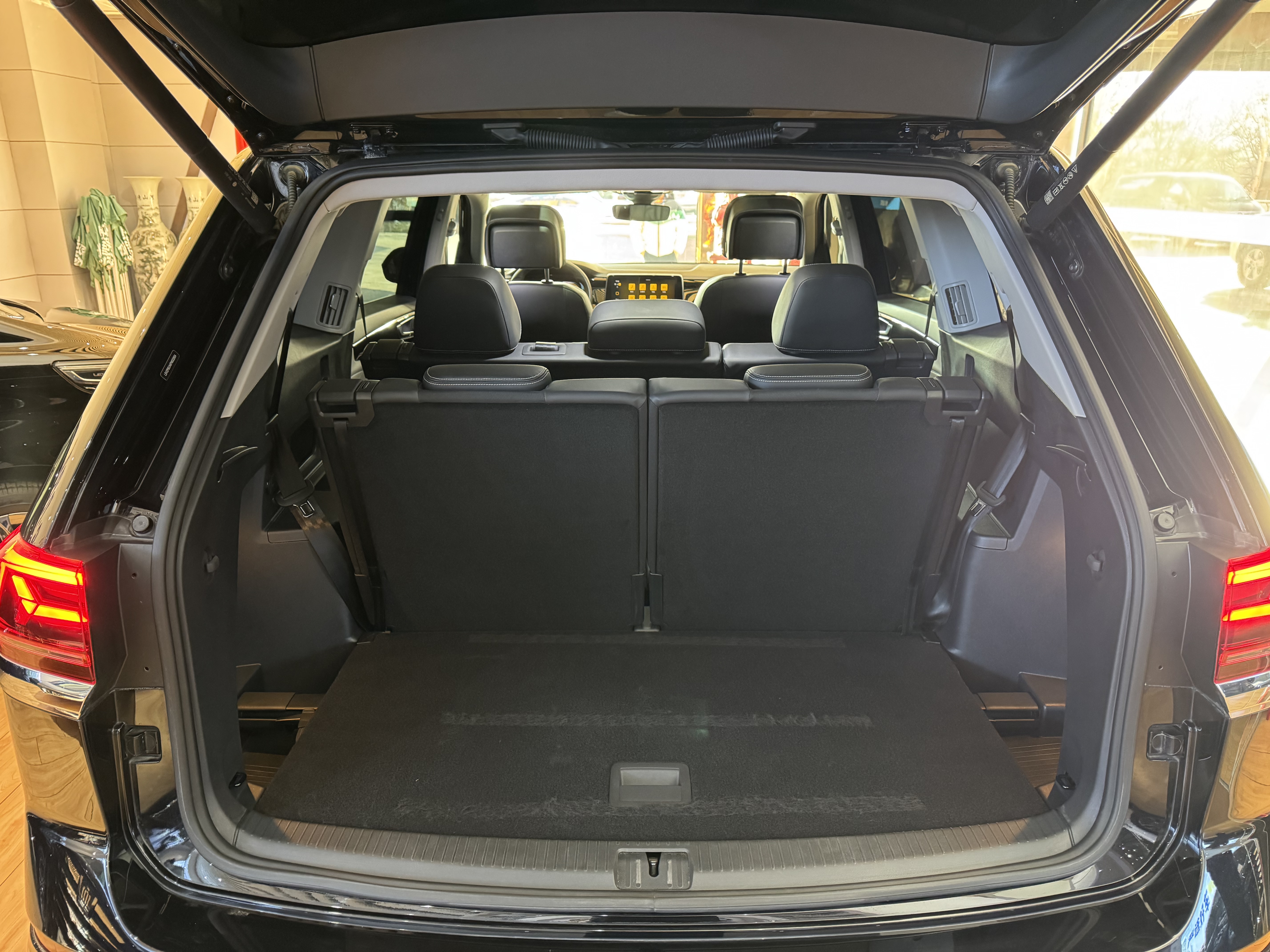 Volkswagen Teramont 2023 car image #16