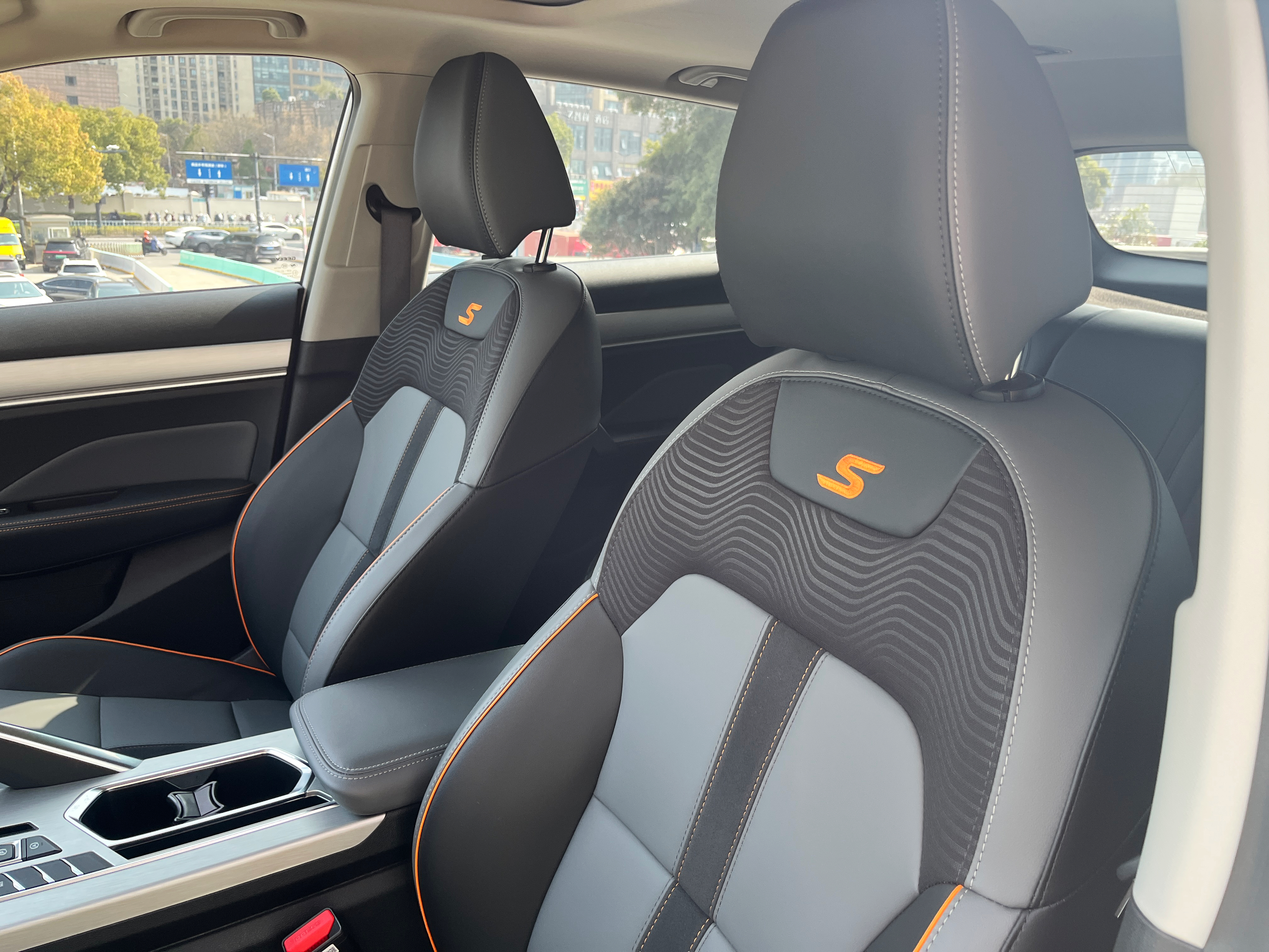 Coolray 2023 immagine di auto #16