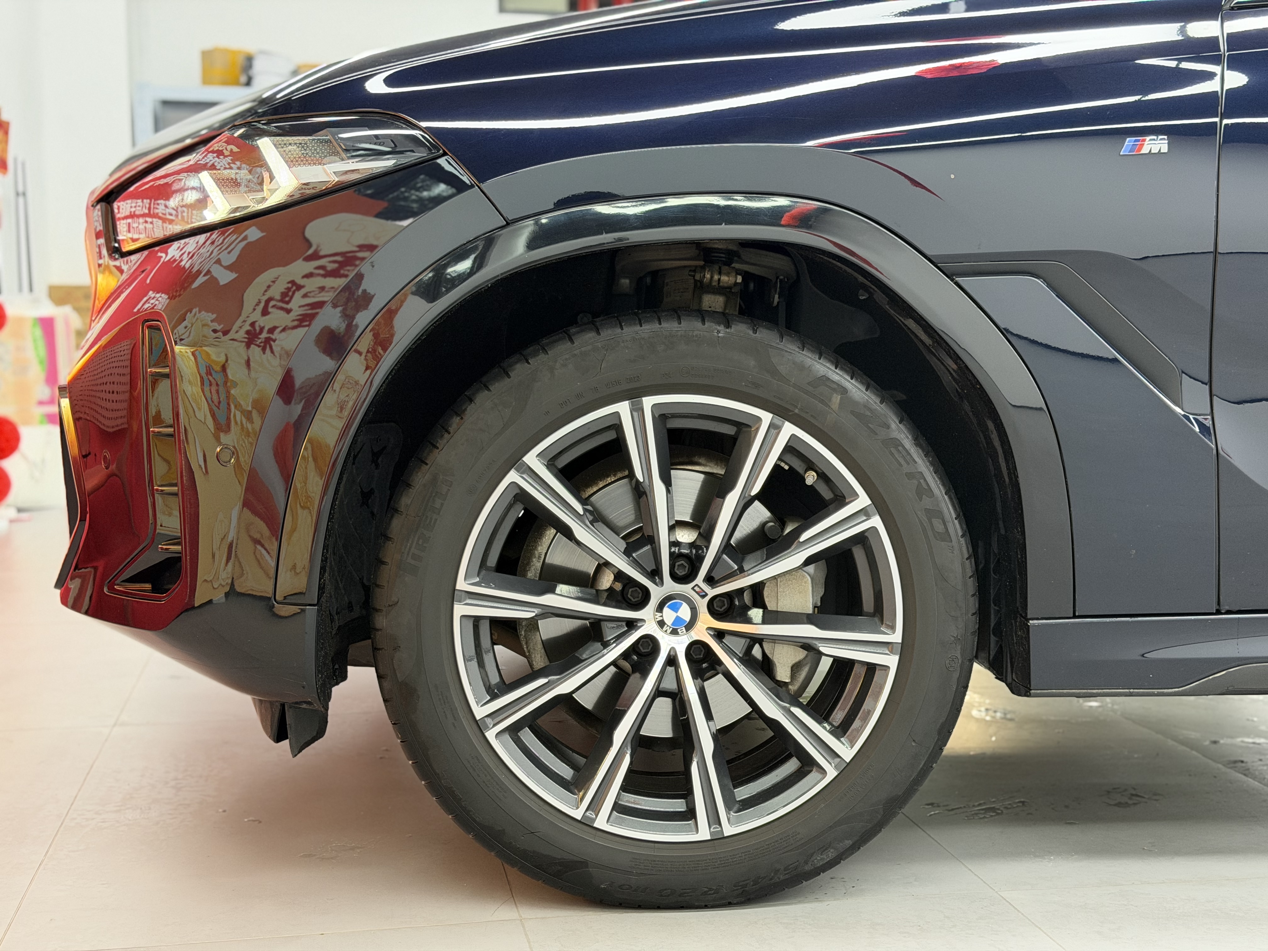 BMW X6 2023 car image #16