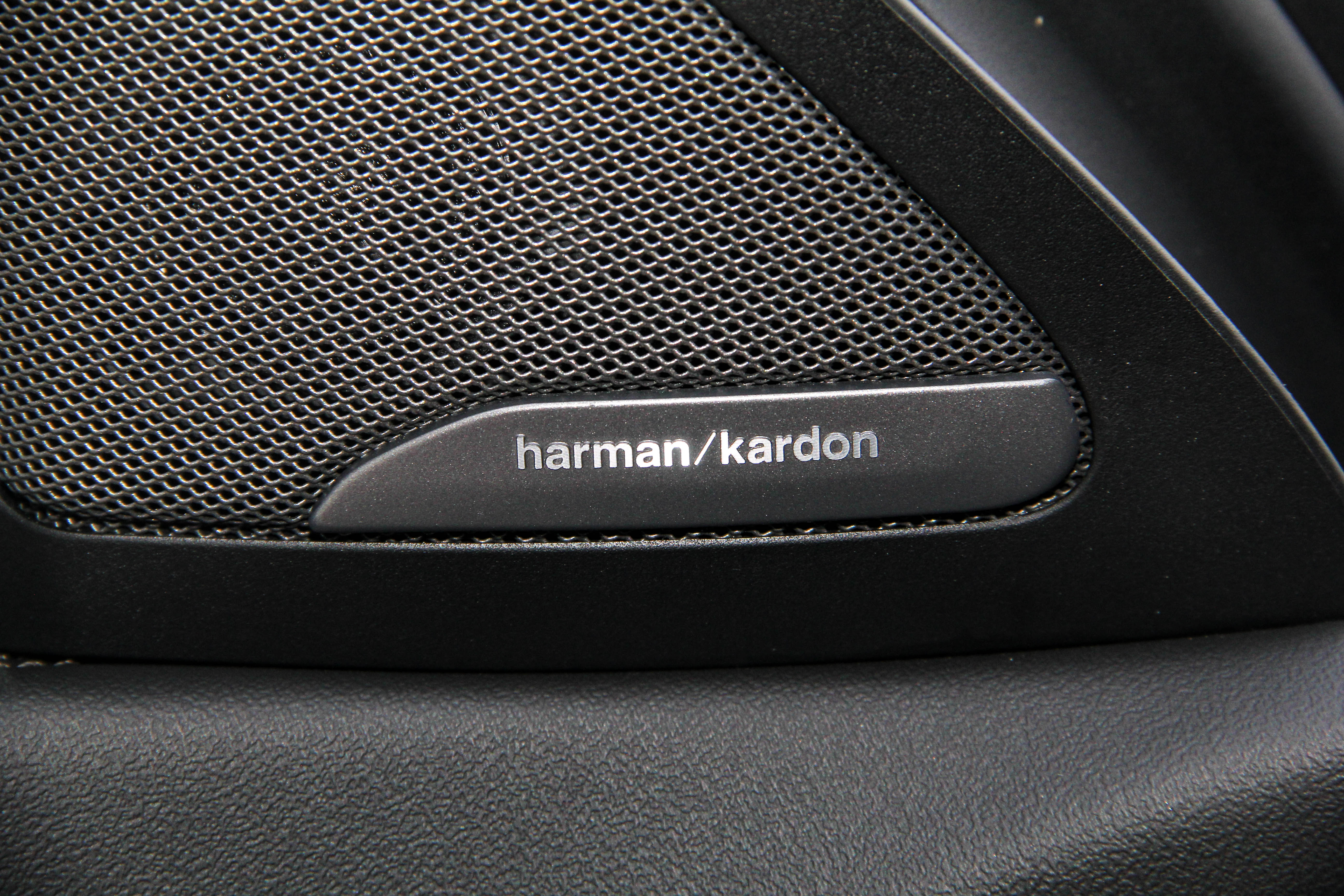 BMW X6 2025 car image #16