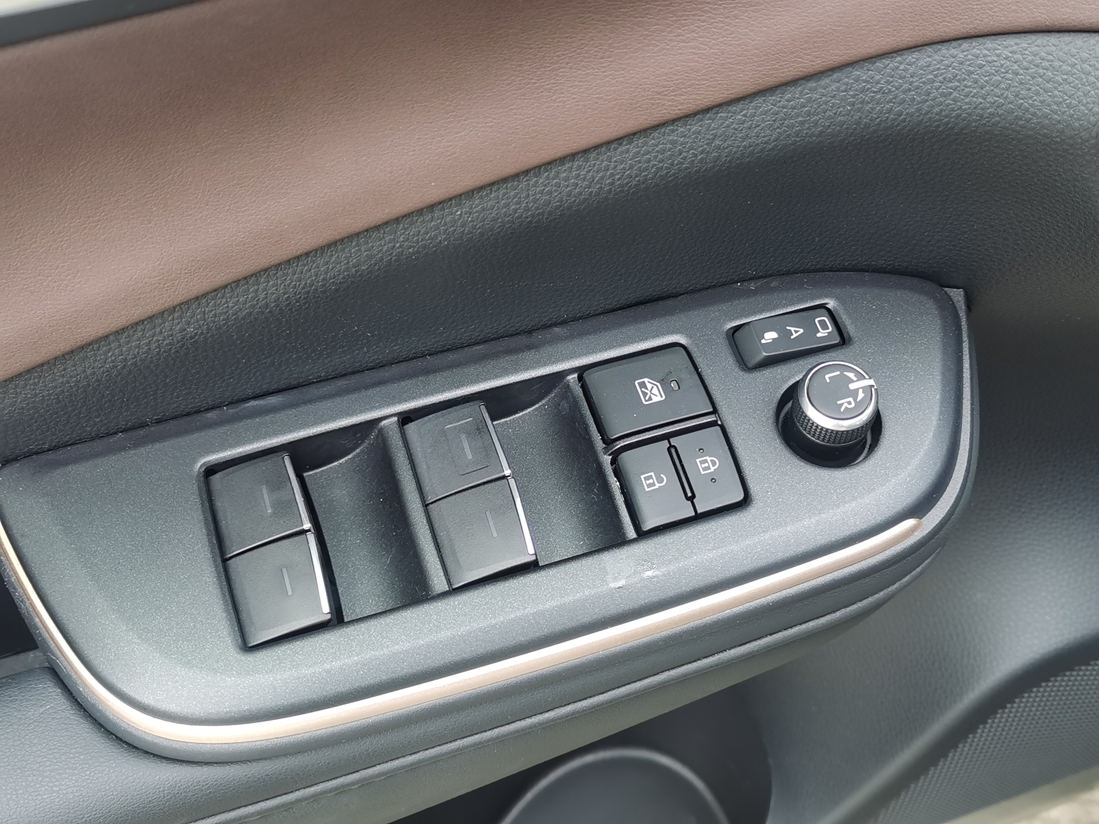 Toyota Crown 2023 car image #16