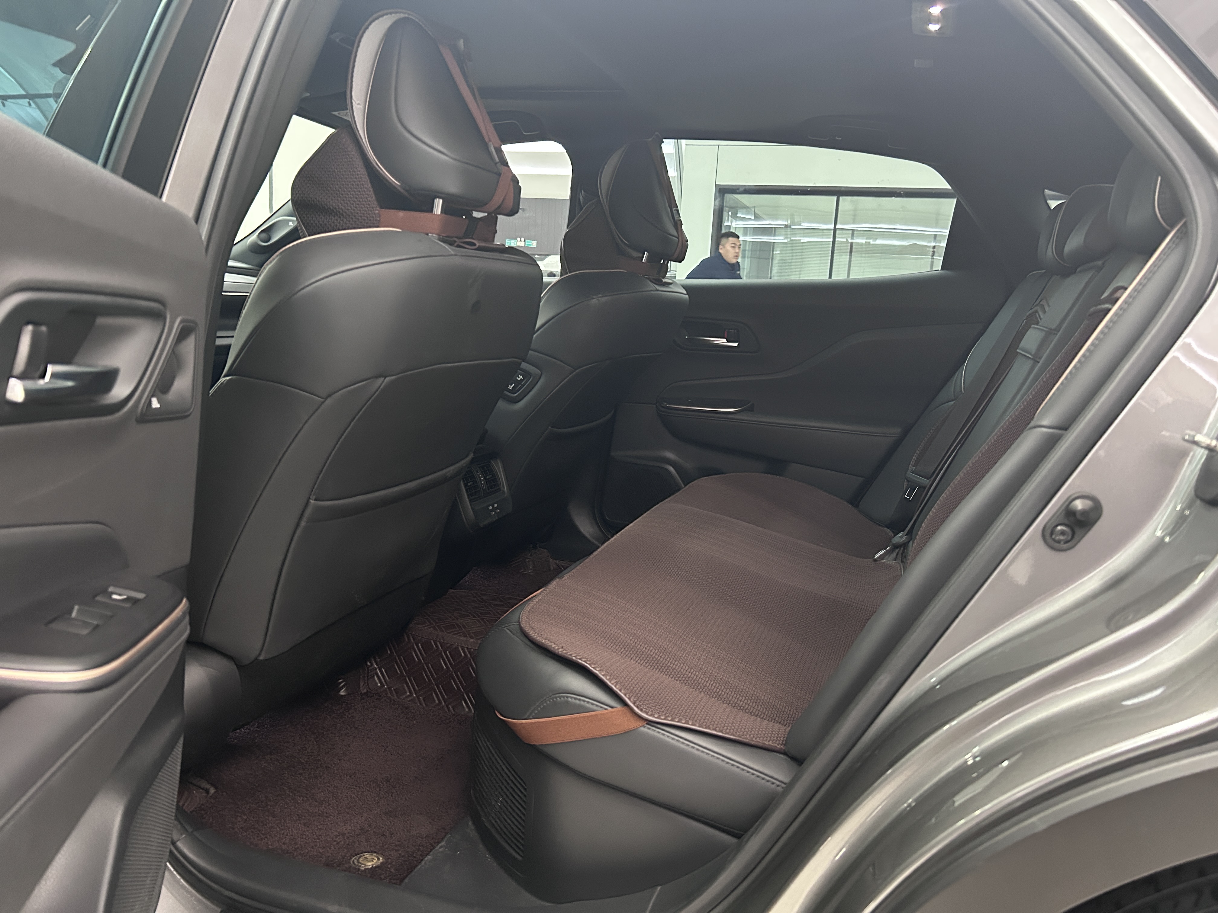 Toyota CrownSportCross 2023 image de voiture #16