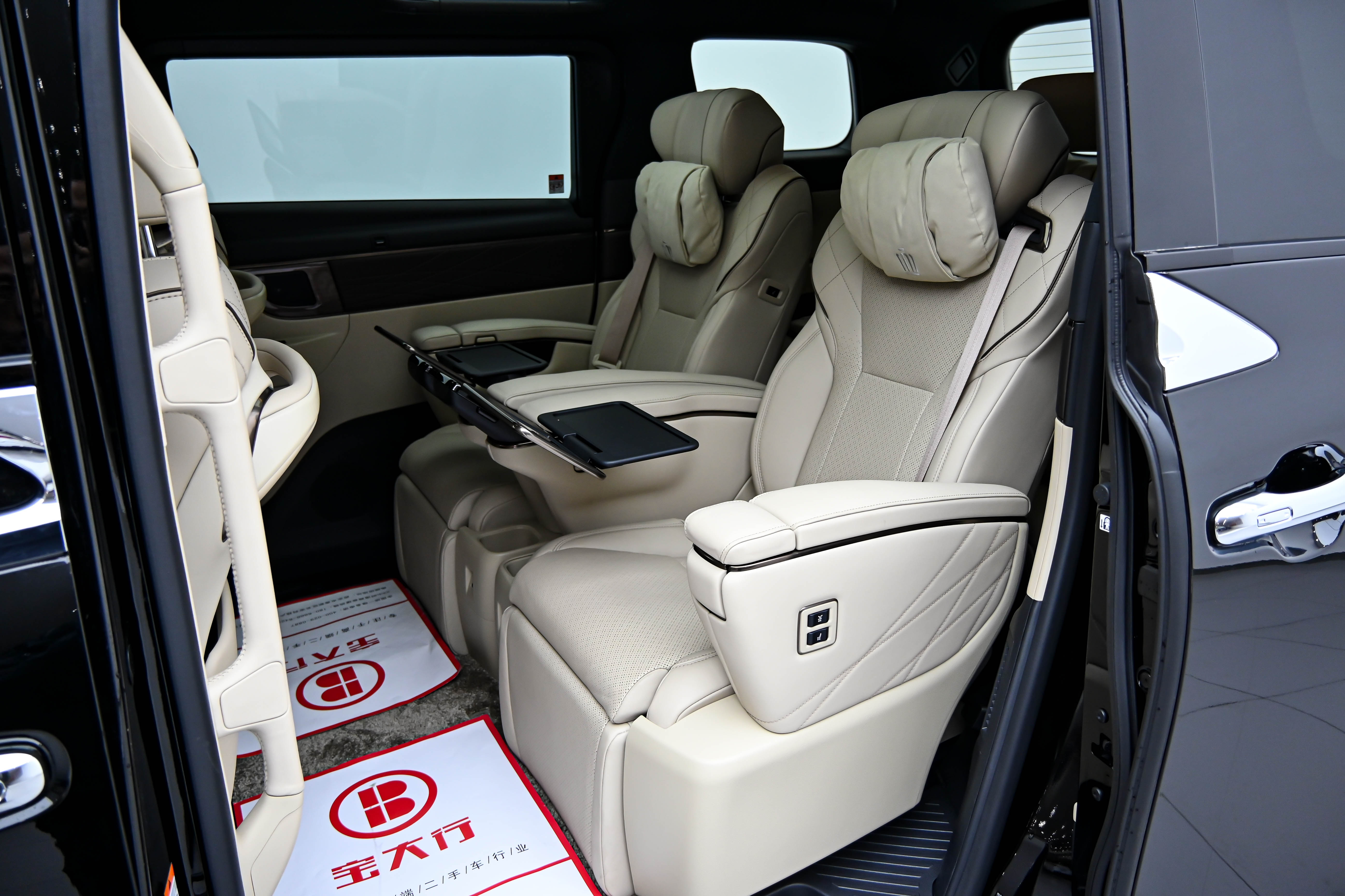 Toyota Vellfire 2026 صورة سيارة #16