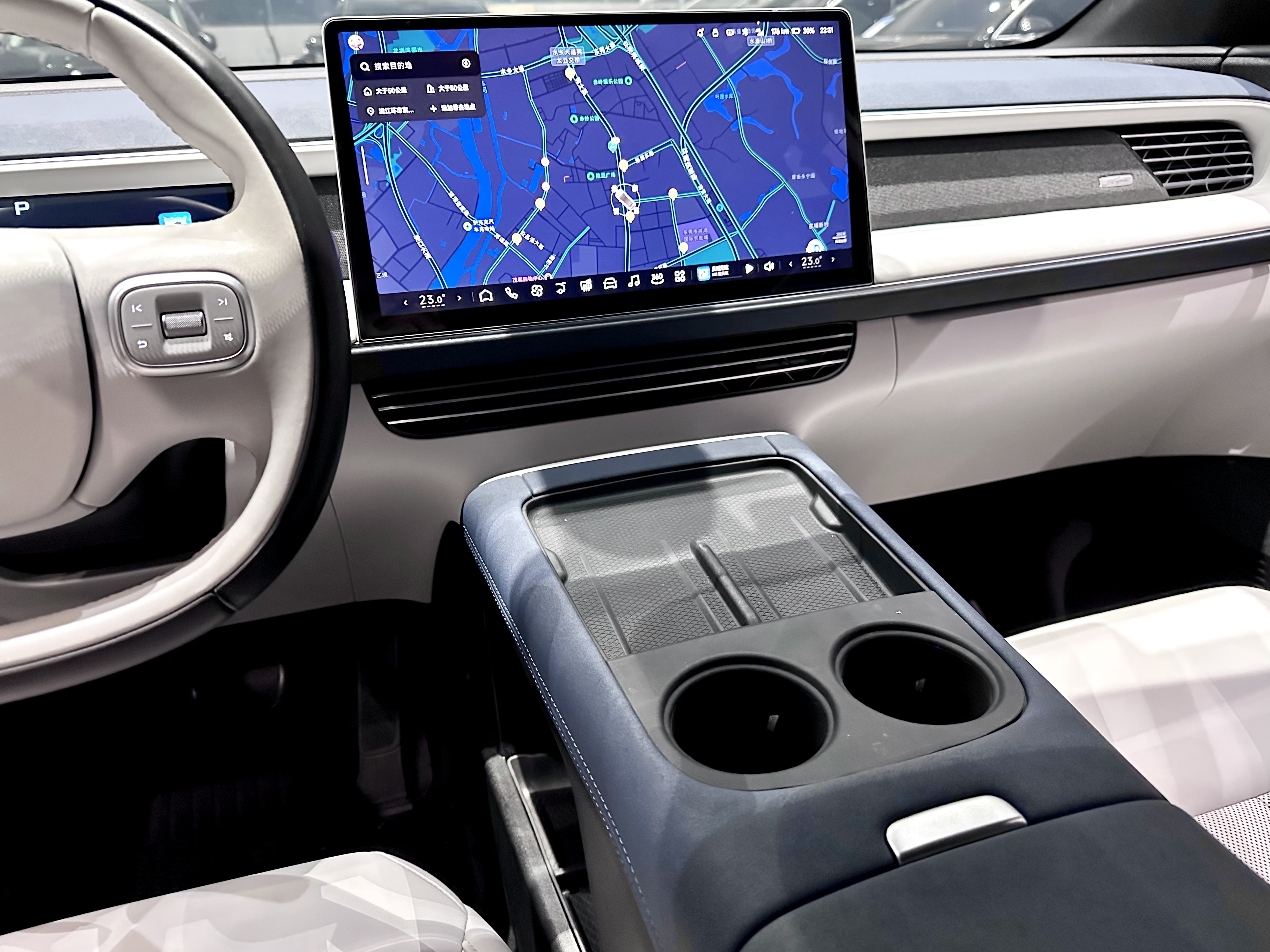 Xpeng G6 2023 car image #16