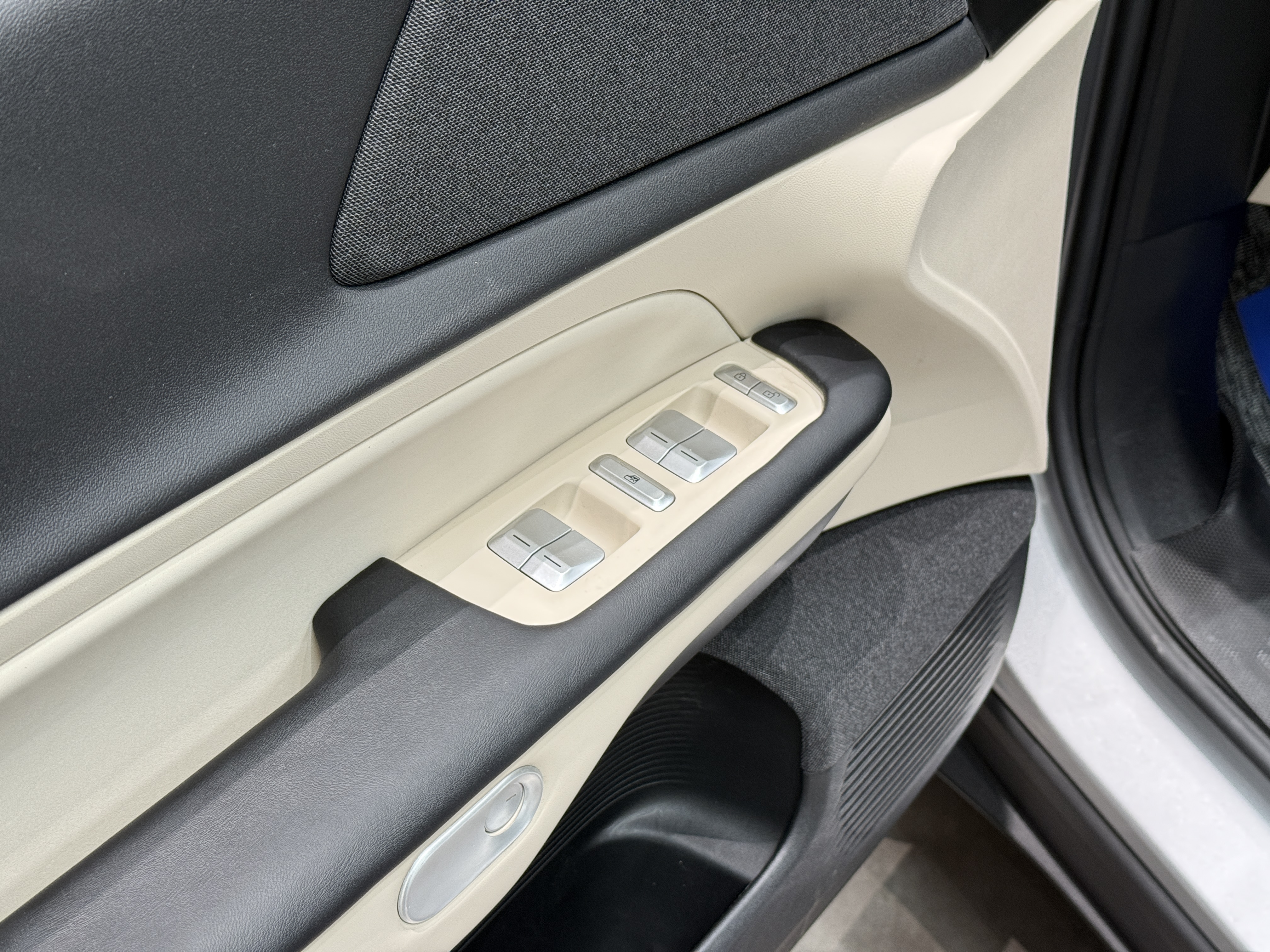 Xpeng G6 2024 صورة سيارة #16