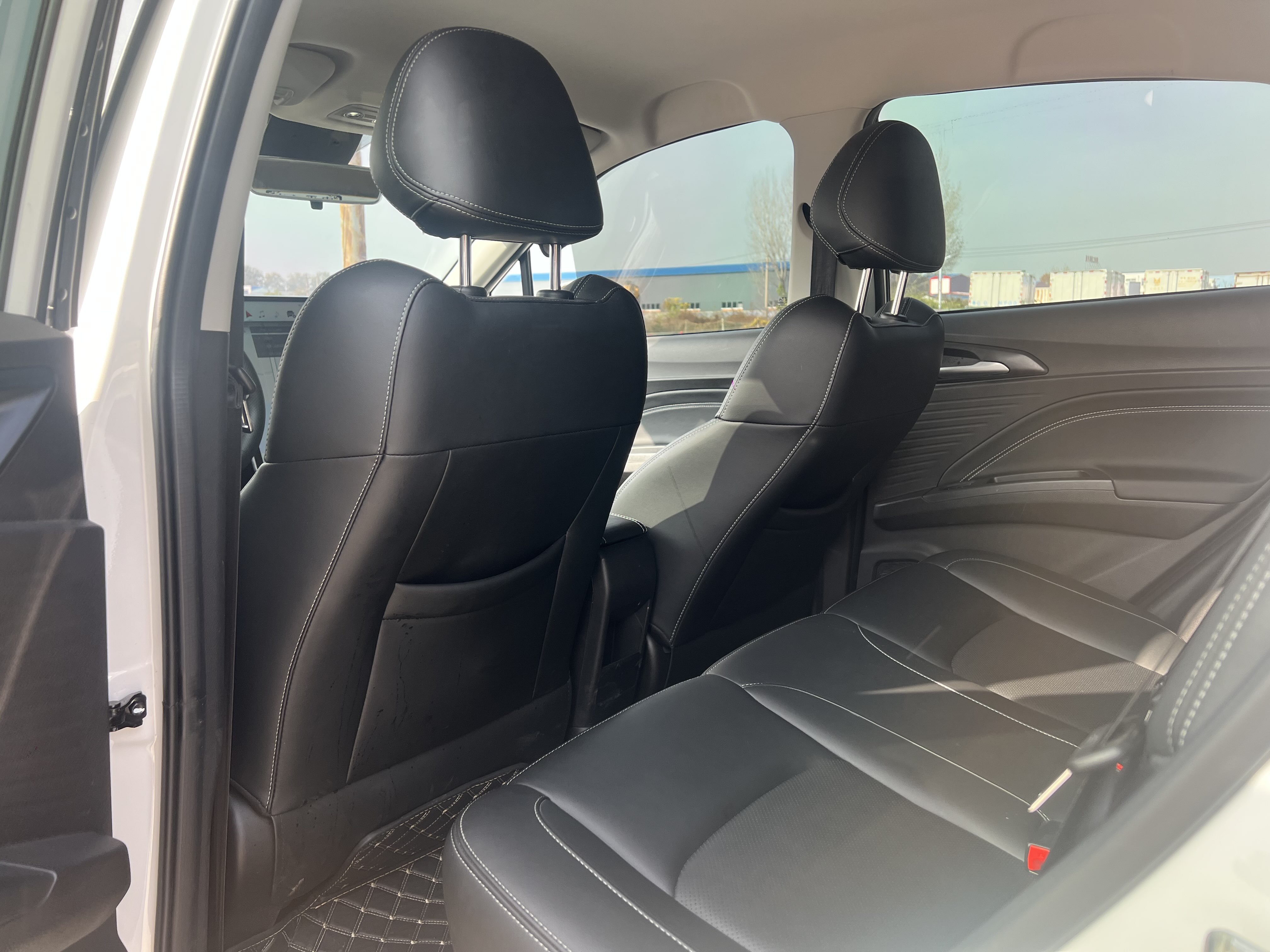 哪吒汽车 哪吒AYA 2024 汽车图片 #16