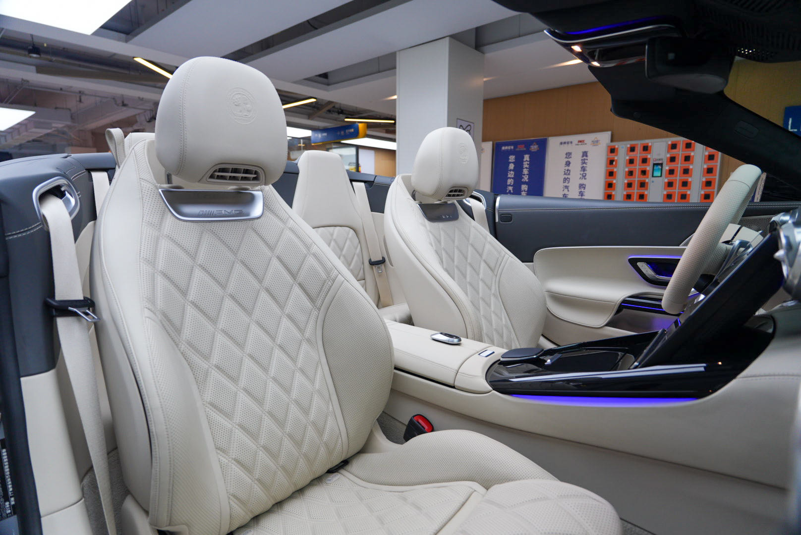 Mercedes-Benz SL Class 2025 immagine di auto #16