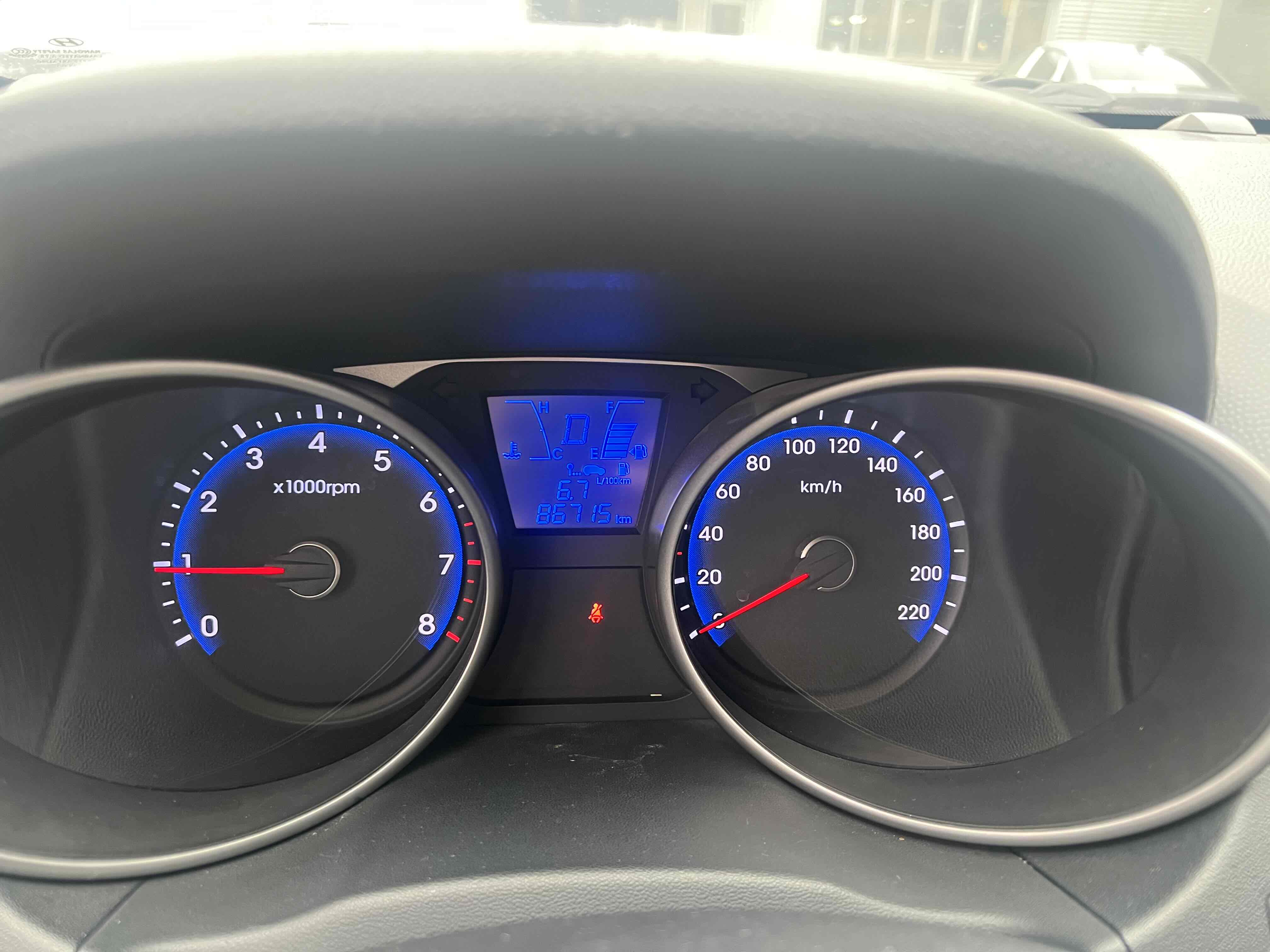 Hyundai ix35 2015 car image #16