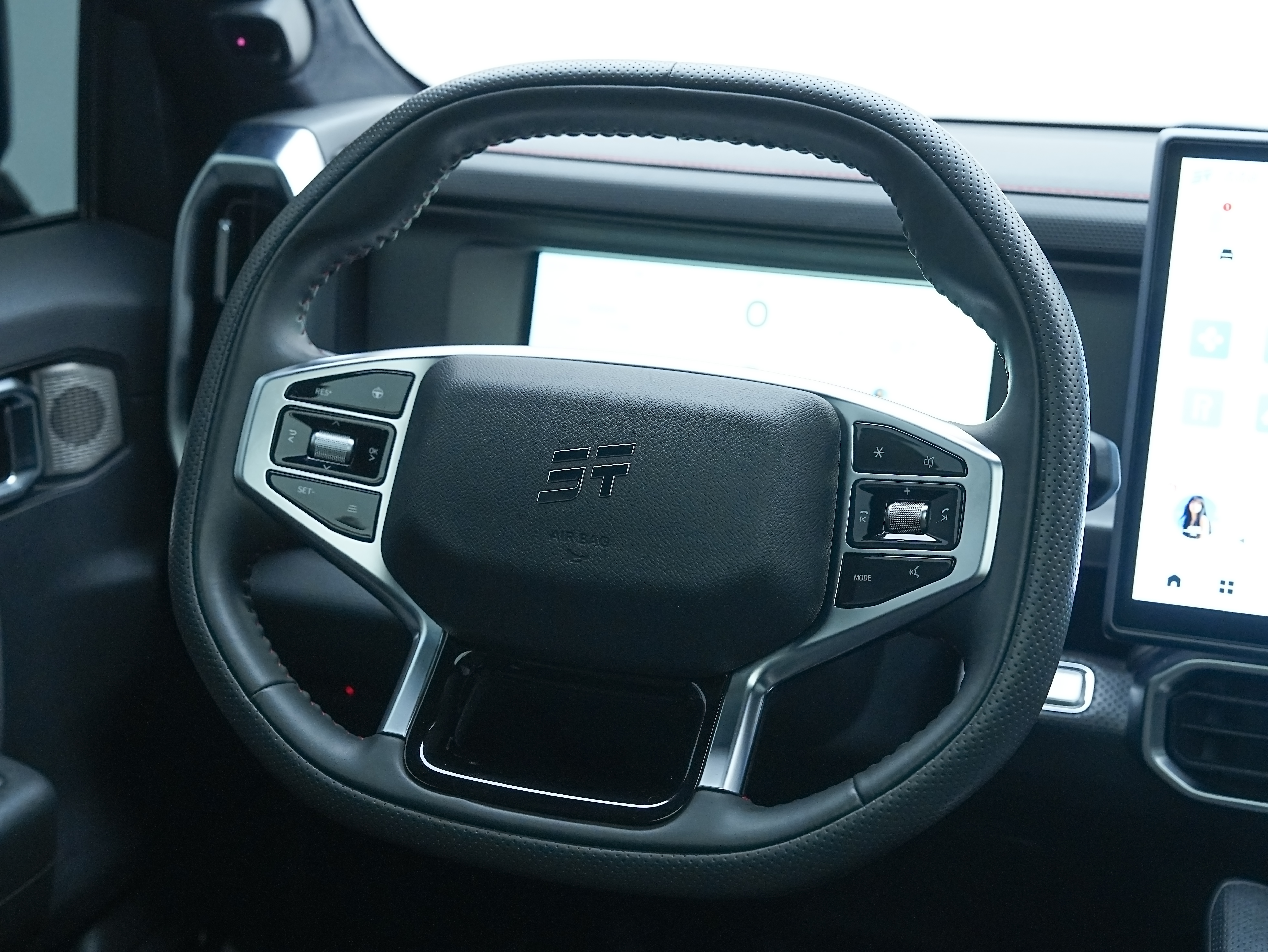 Jetour Traveller 2024 car image #16