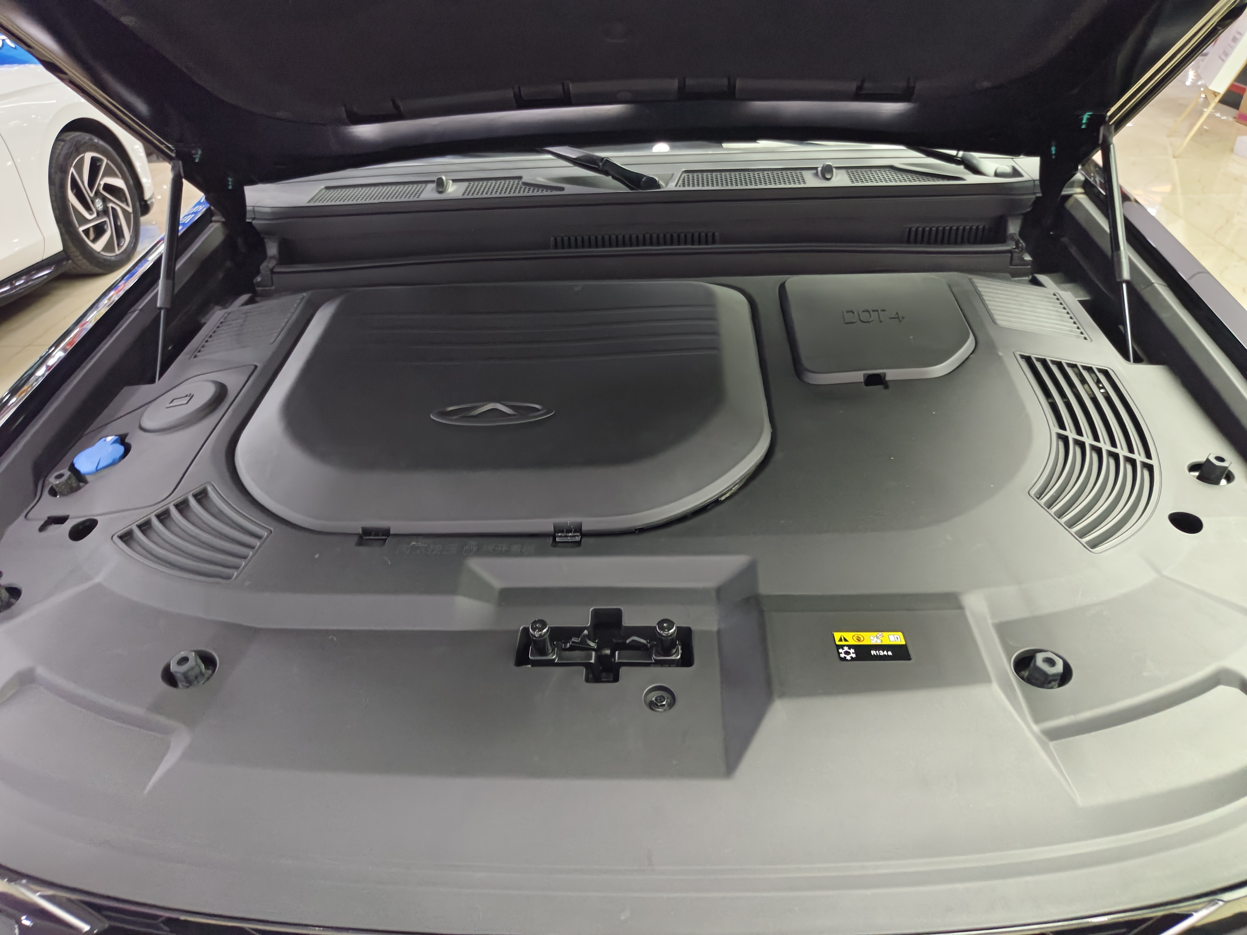 Jetour Traveller 2024 car image #16