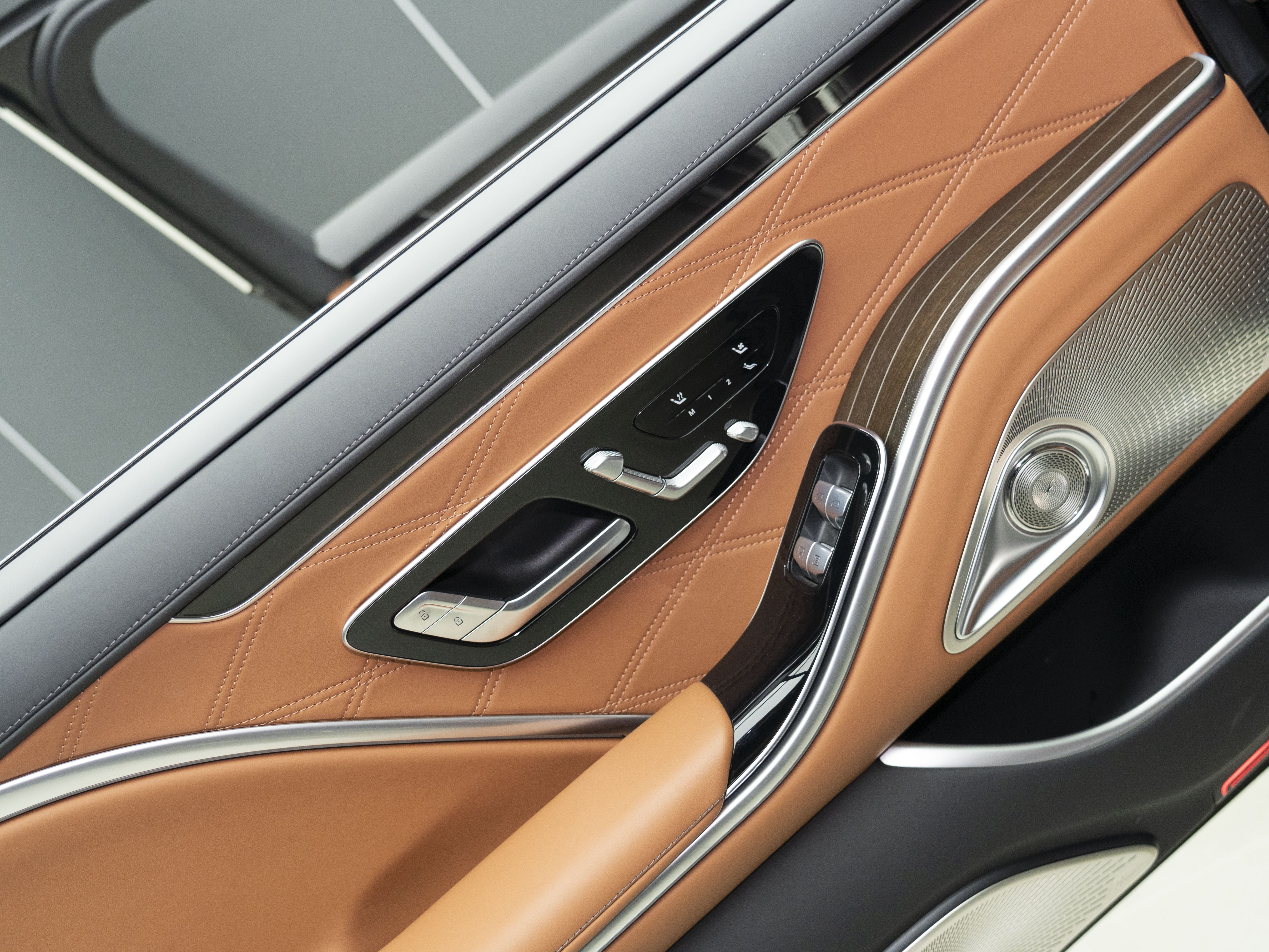 Mercedes-Benz Maybach S Class 2023 car image #16