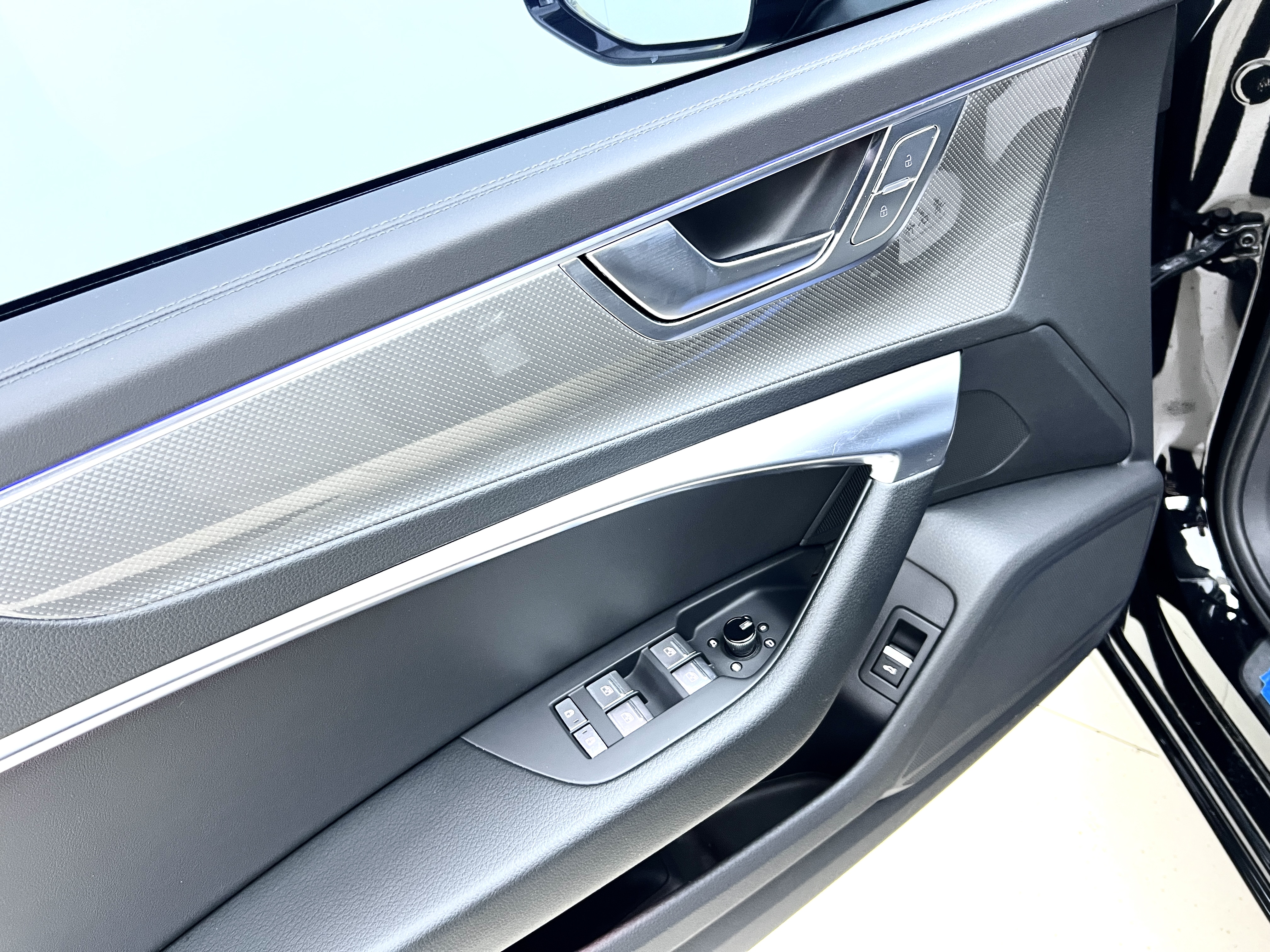 Audi A6L 2024 car image #16