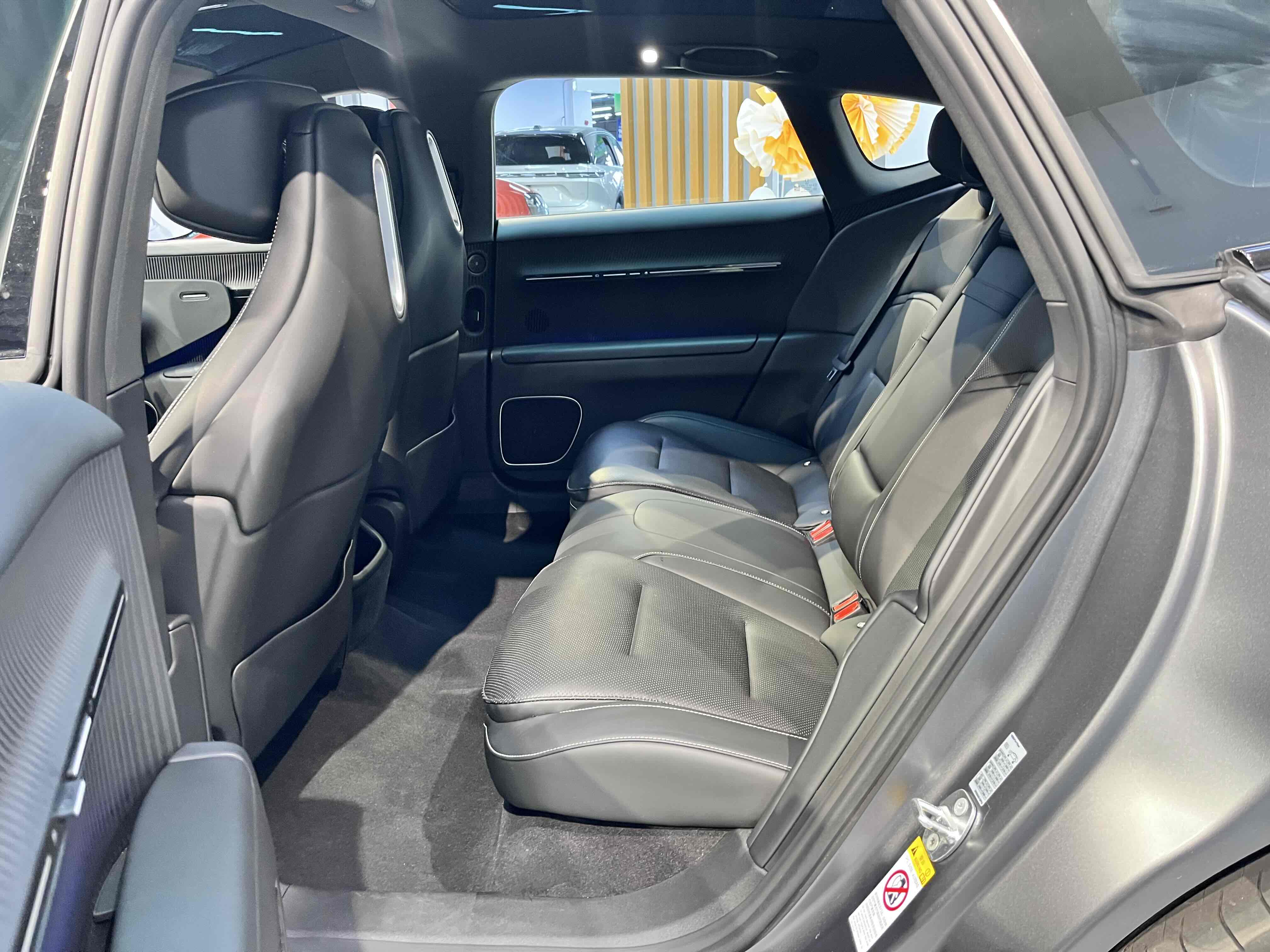 Avatr 12 2024 car image #16