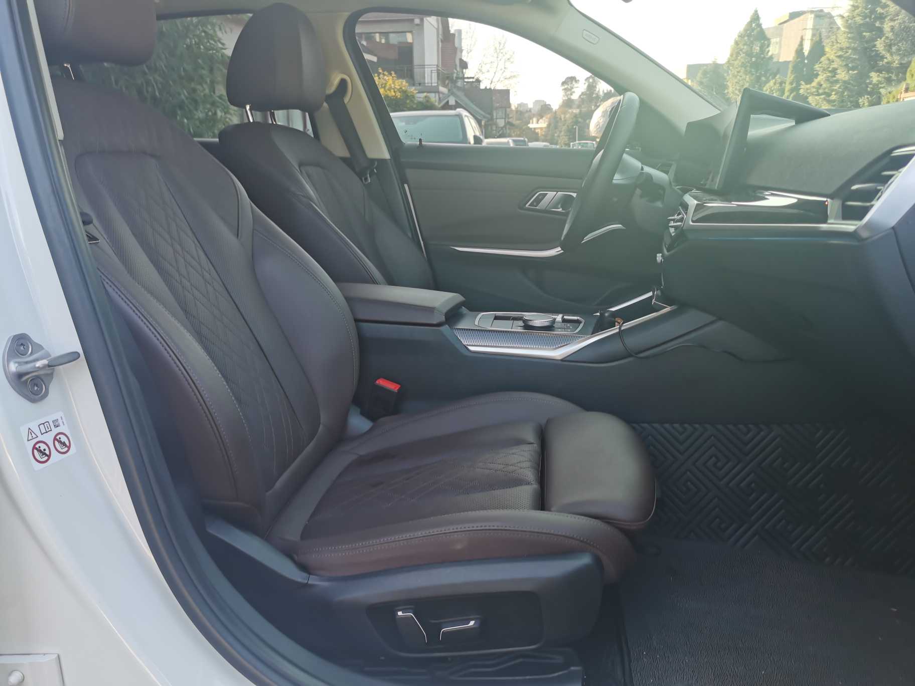 BMW i3 2024 car image #16