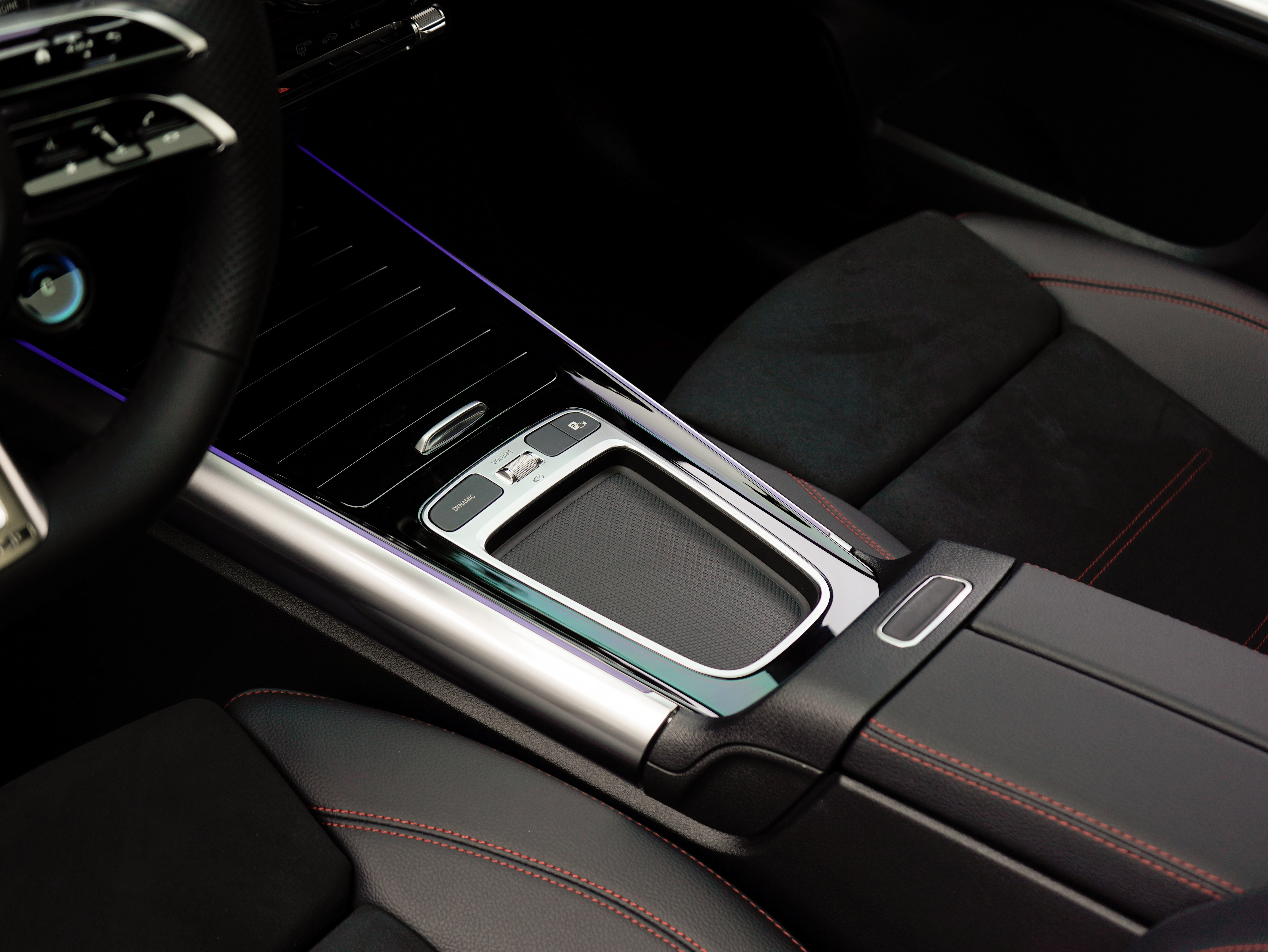 Mercedes-Benz GLA AMG 2024 car image #16