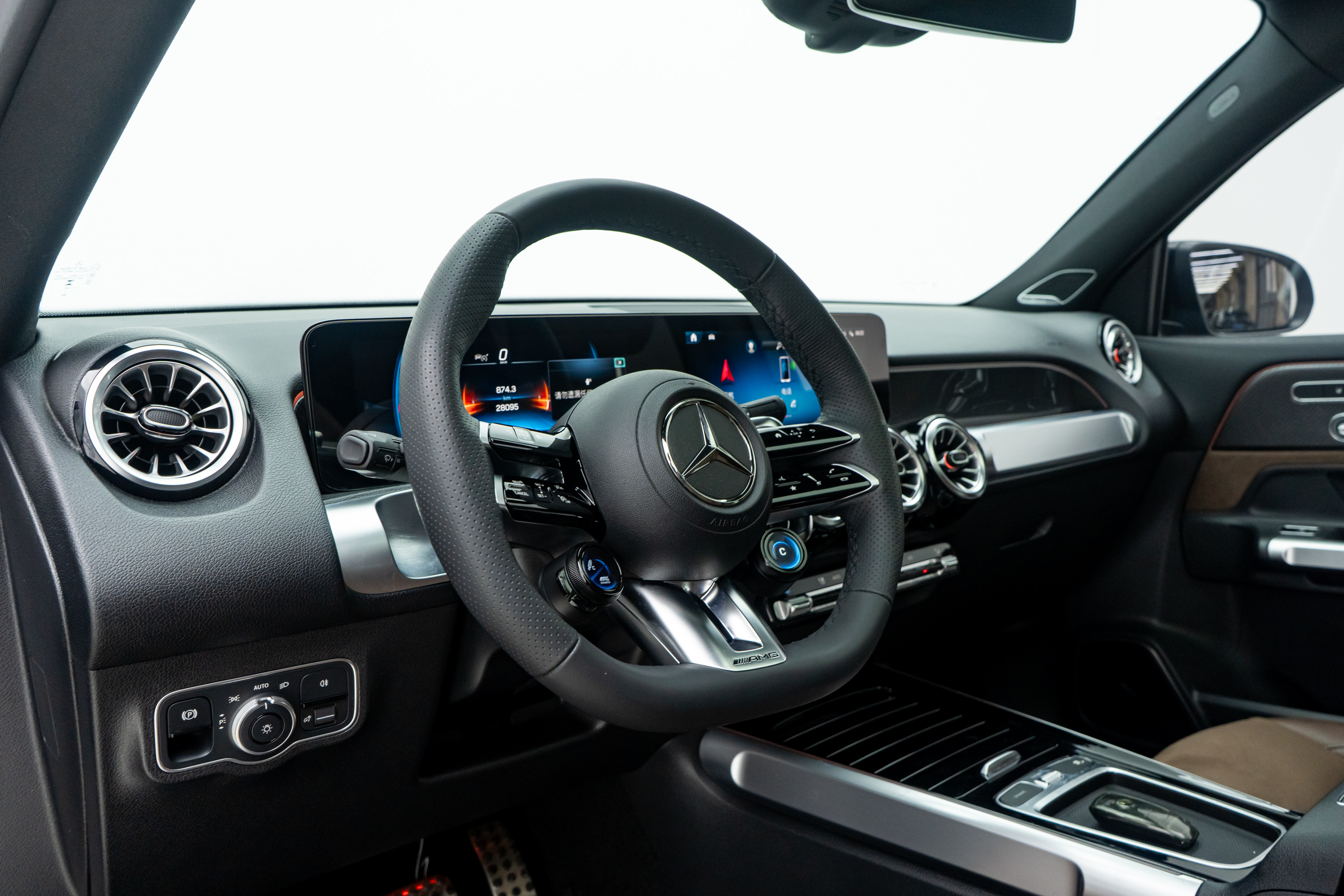 Mercedes-Benz GLB AMG 2024 car image #16