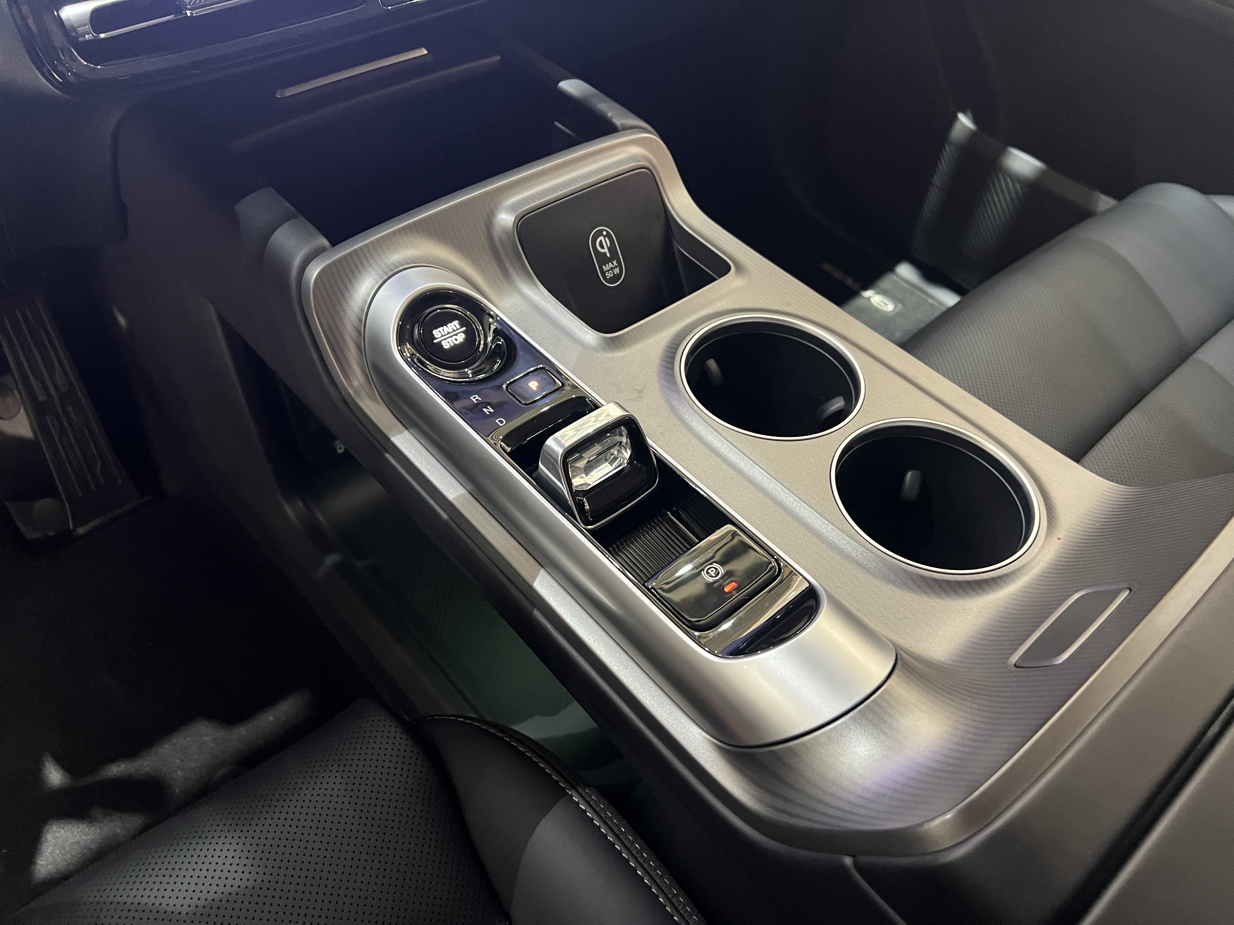 GAC Trumpchi E8 New Energy 2024 car image #16