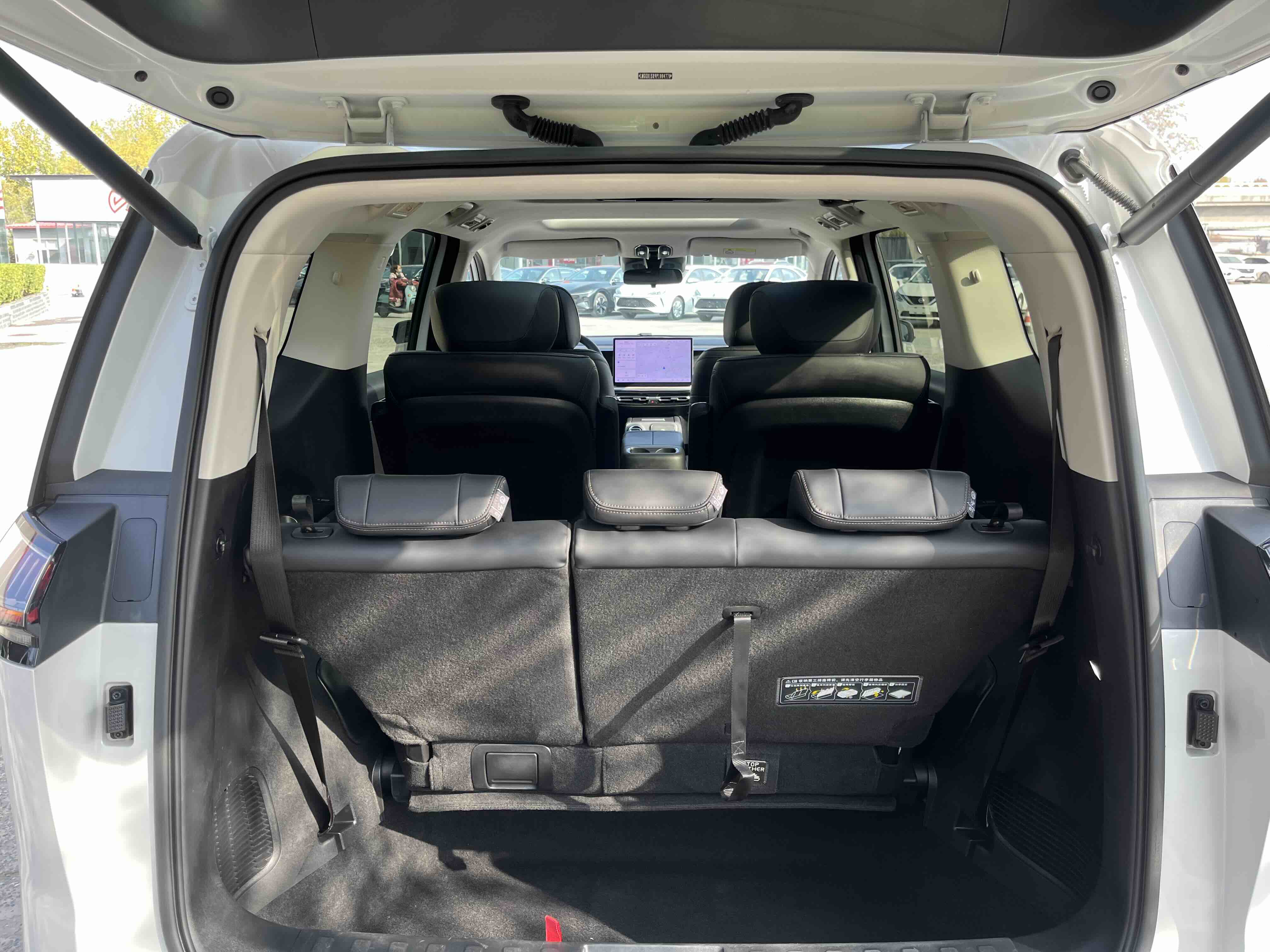 GAC Trumpchi E8 New Energy 2024 car image #16