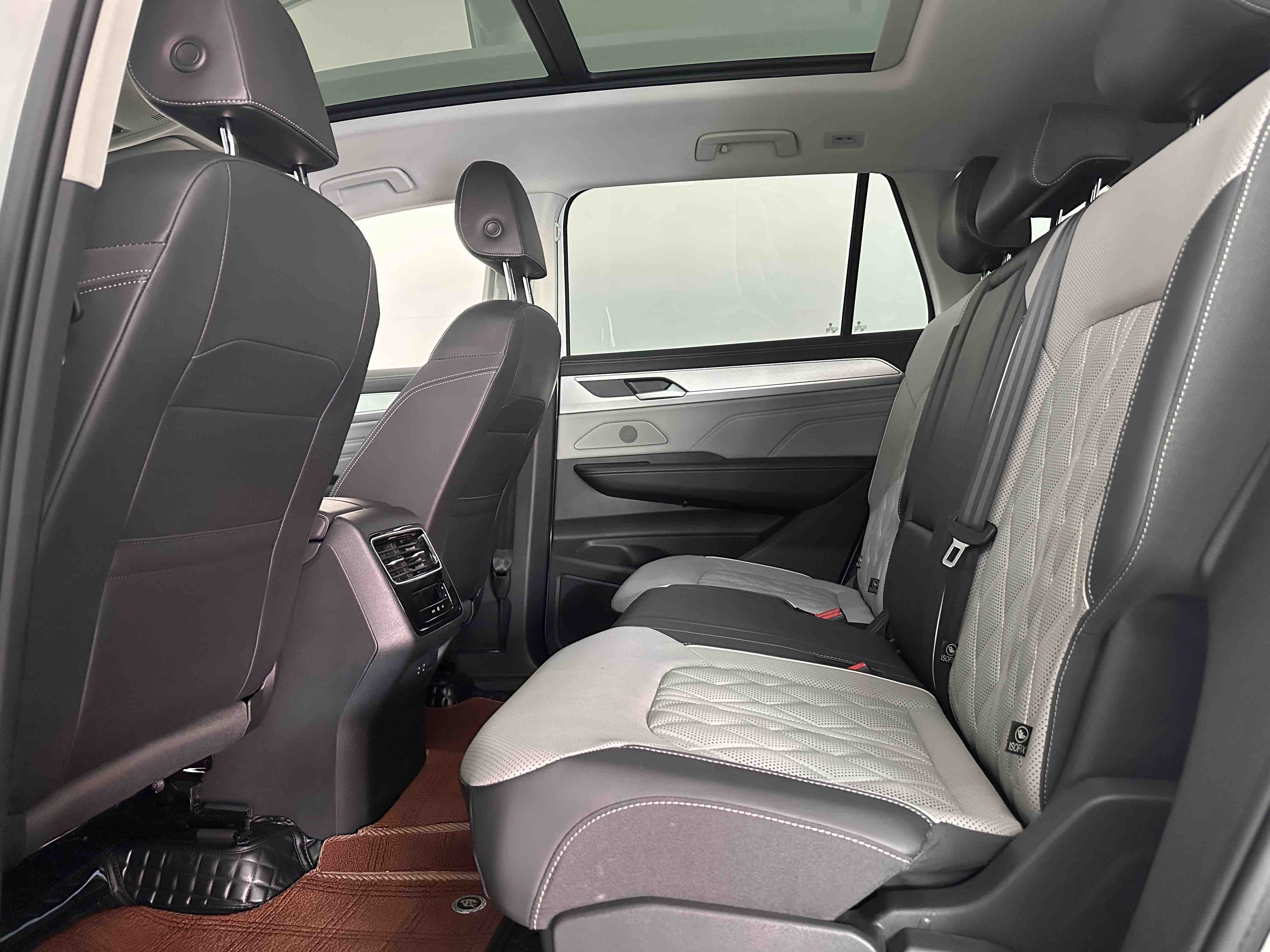 Volkswagen Tavendor 2024 car image #16