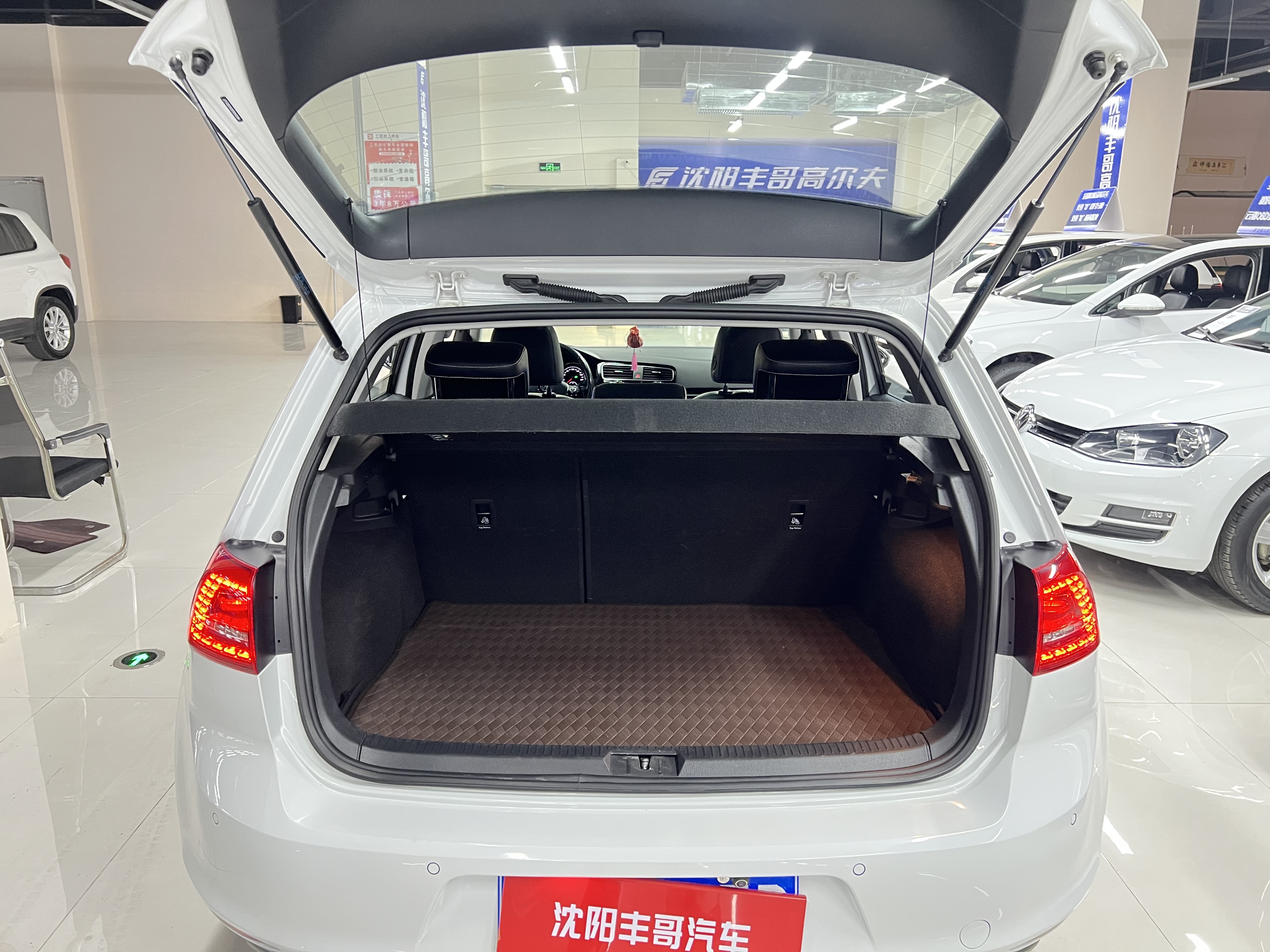 Volkswagen Golf 2015 car image #16