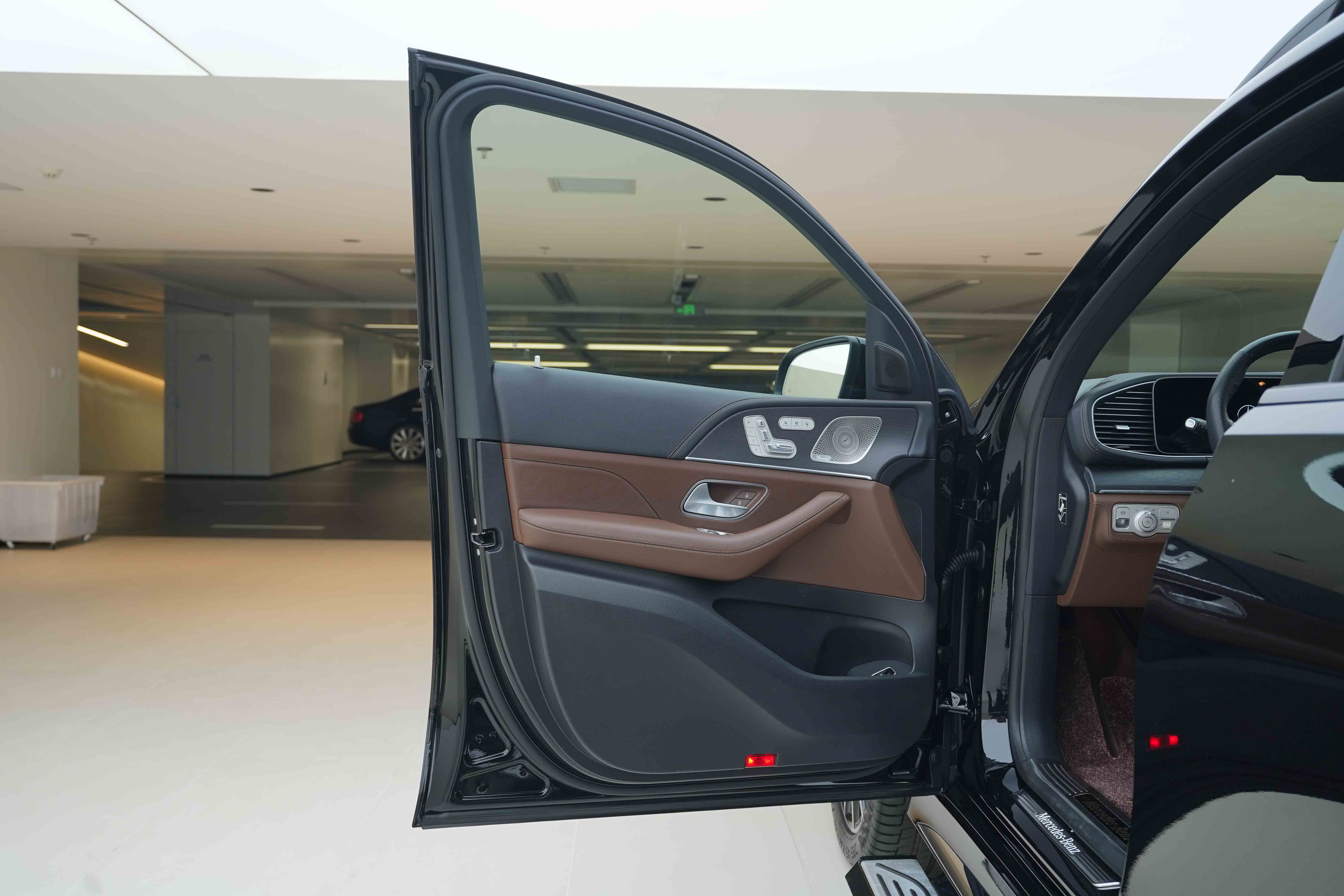Mercedes-Benz 2024 car image #16