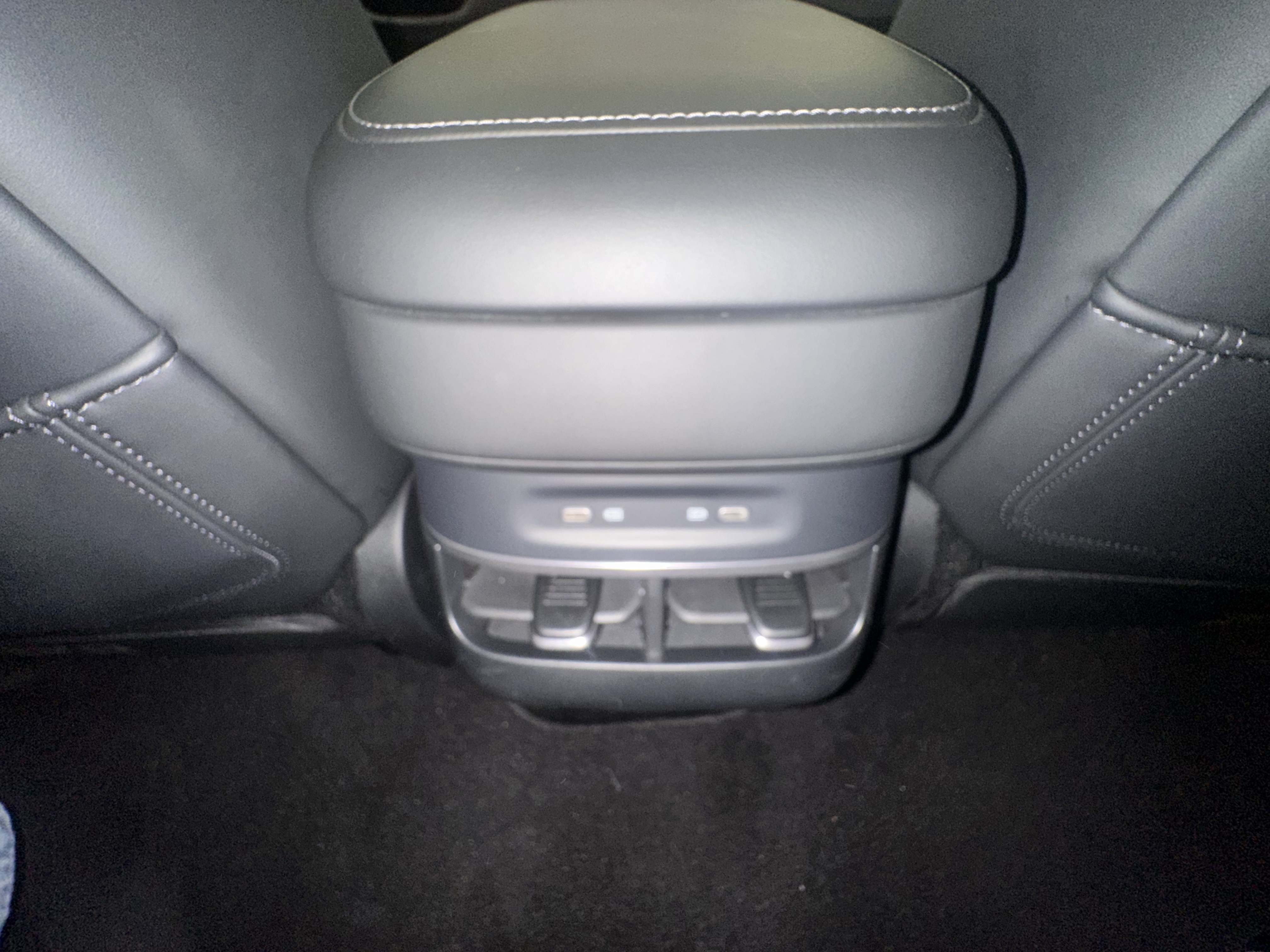 极氪 极氪007 2024 汽车图片 #16