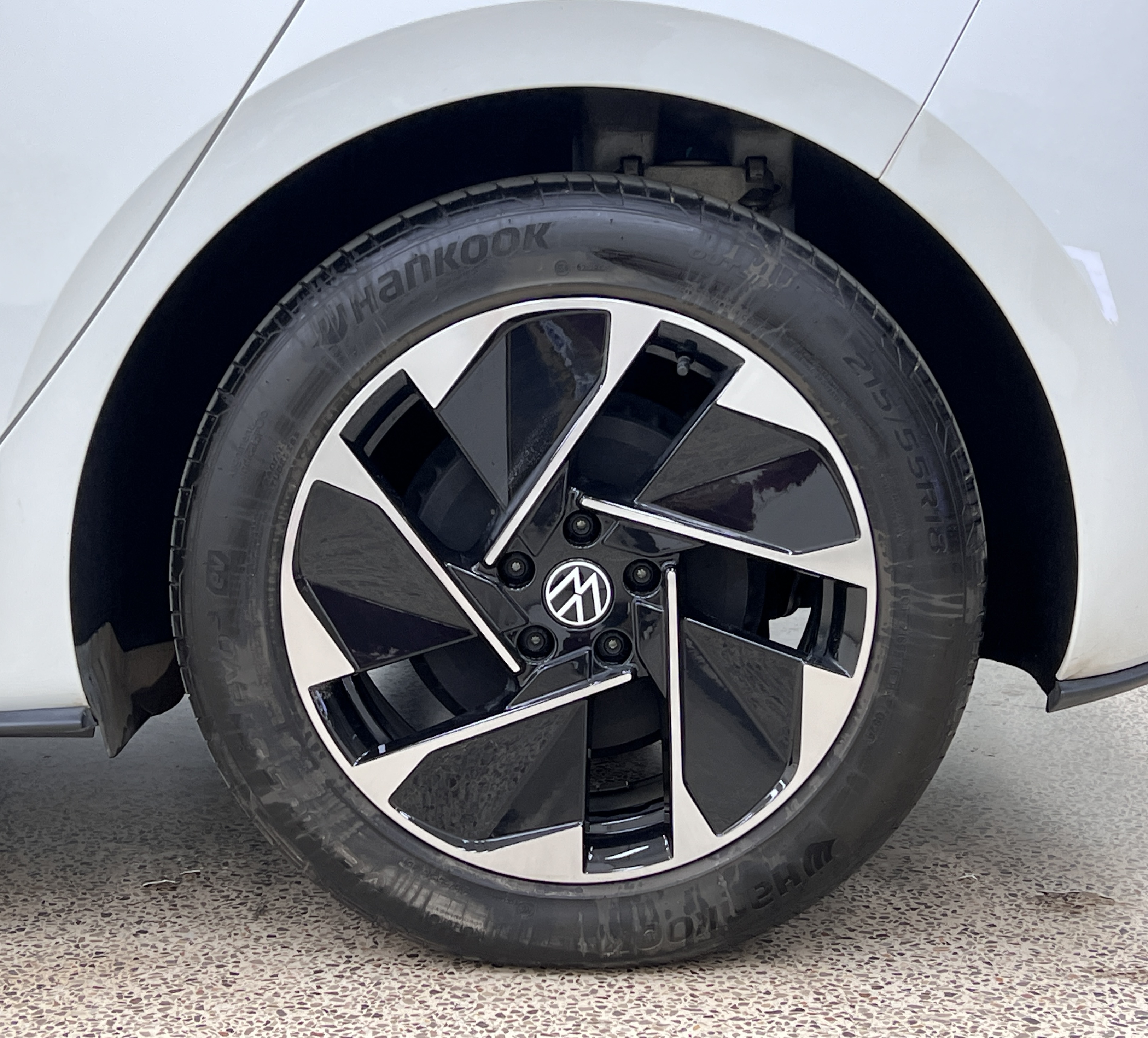 Volkswagen ID.3 2024 immagine di auto #16