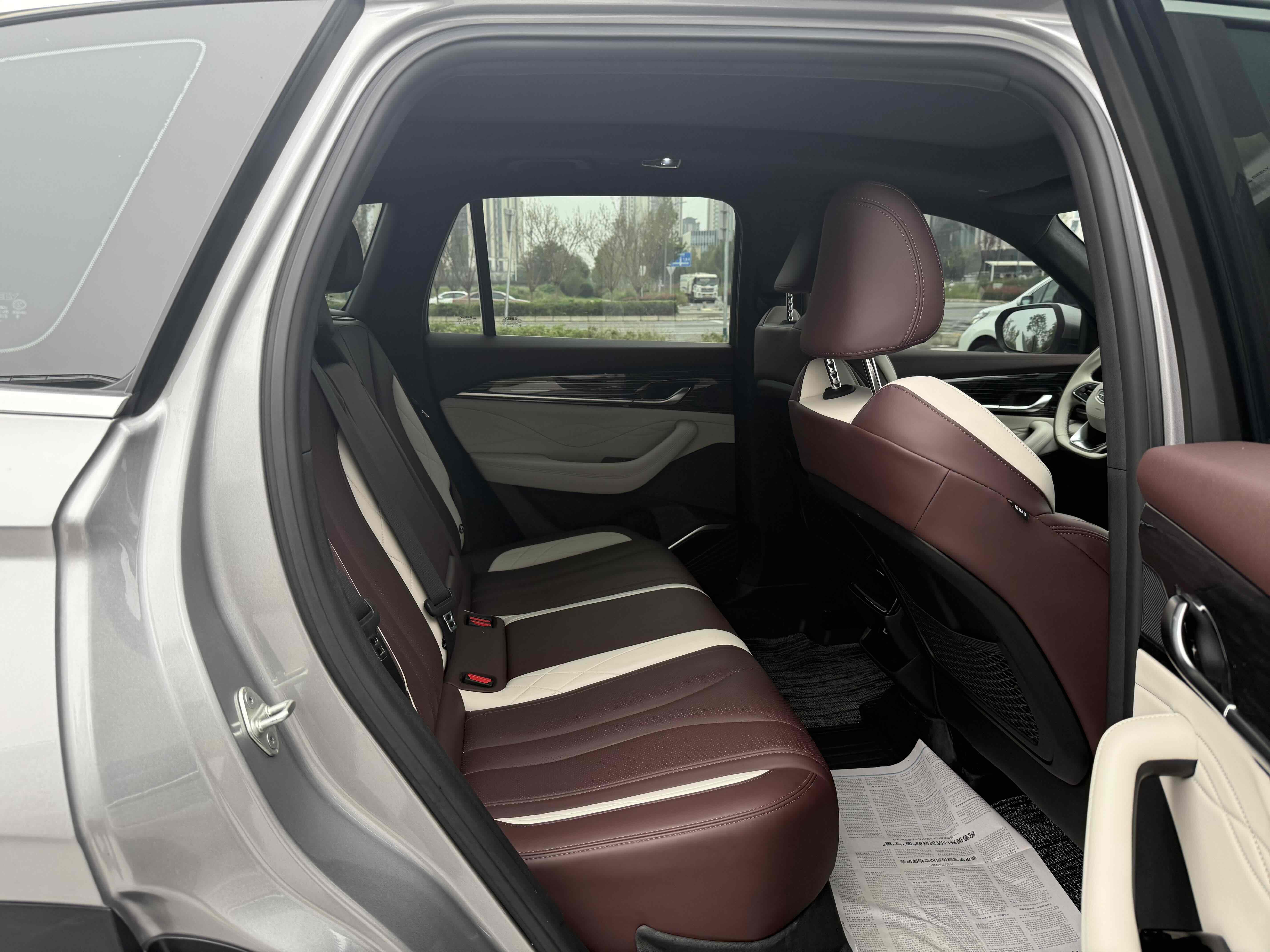 GEELY Tugella 2024 #16 GEELY Tugella 2024 car image #16