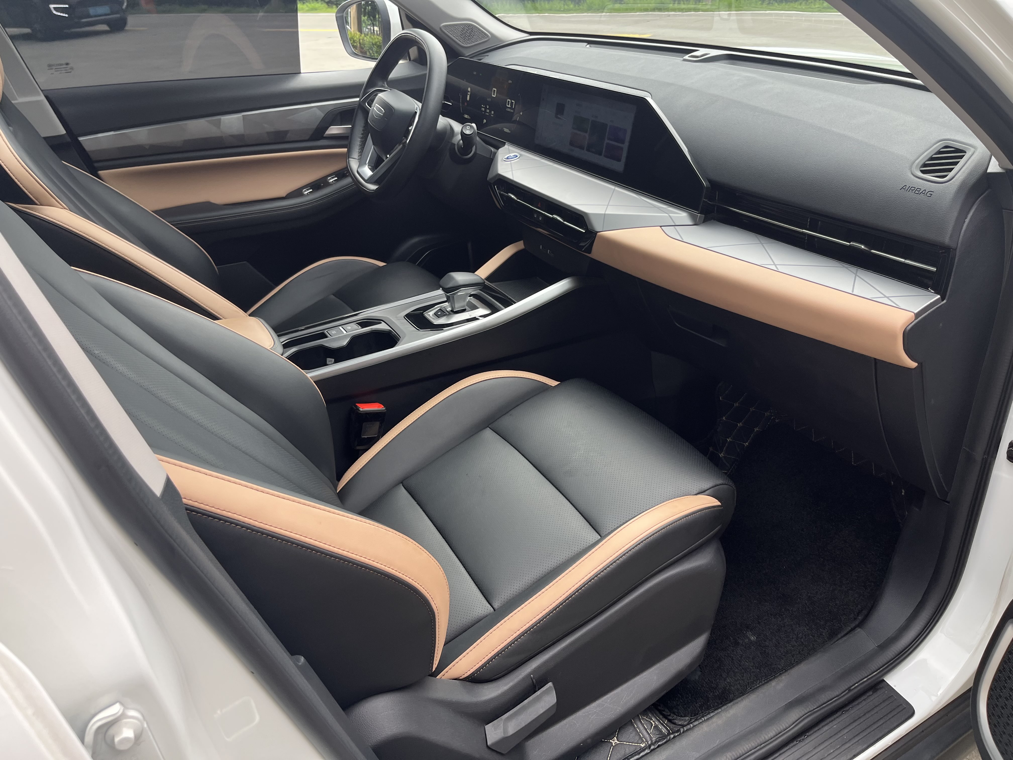 GEELY OkavangoPRO 2024 car image #16