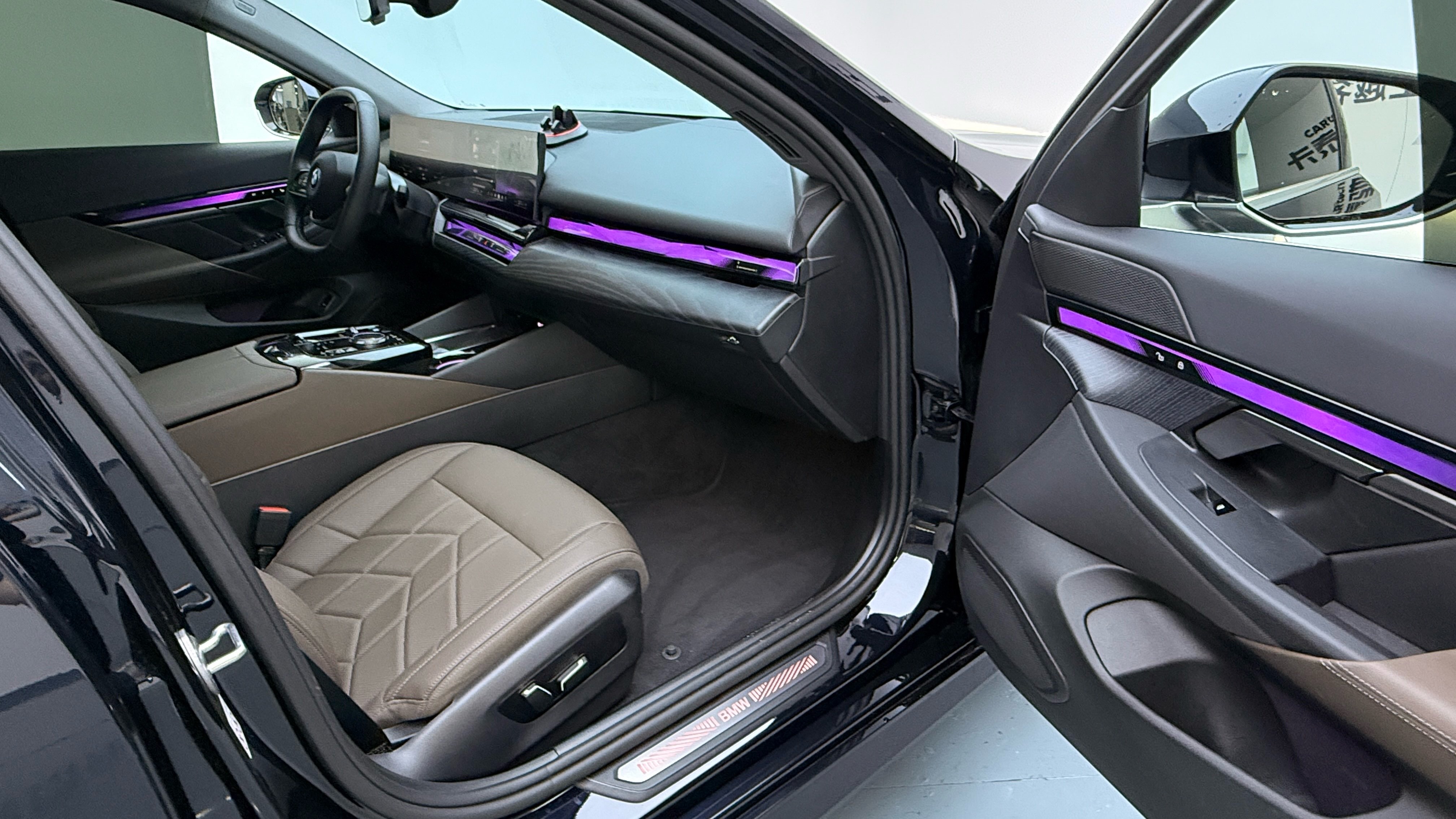 BMW i5 2024 car image #16