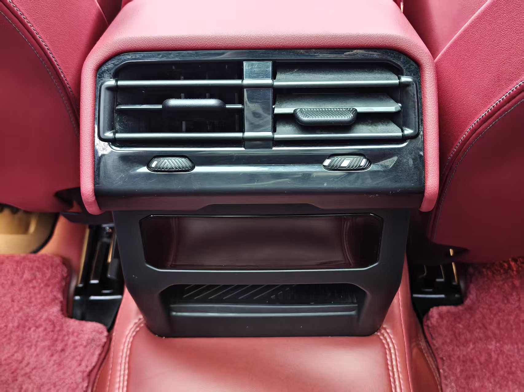 BMW i5 M60 2024 car image #16