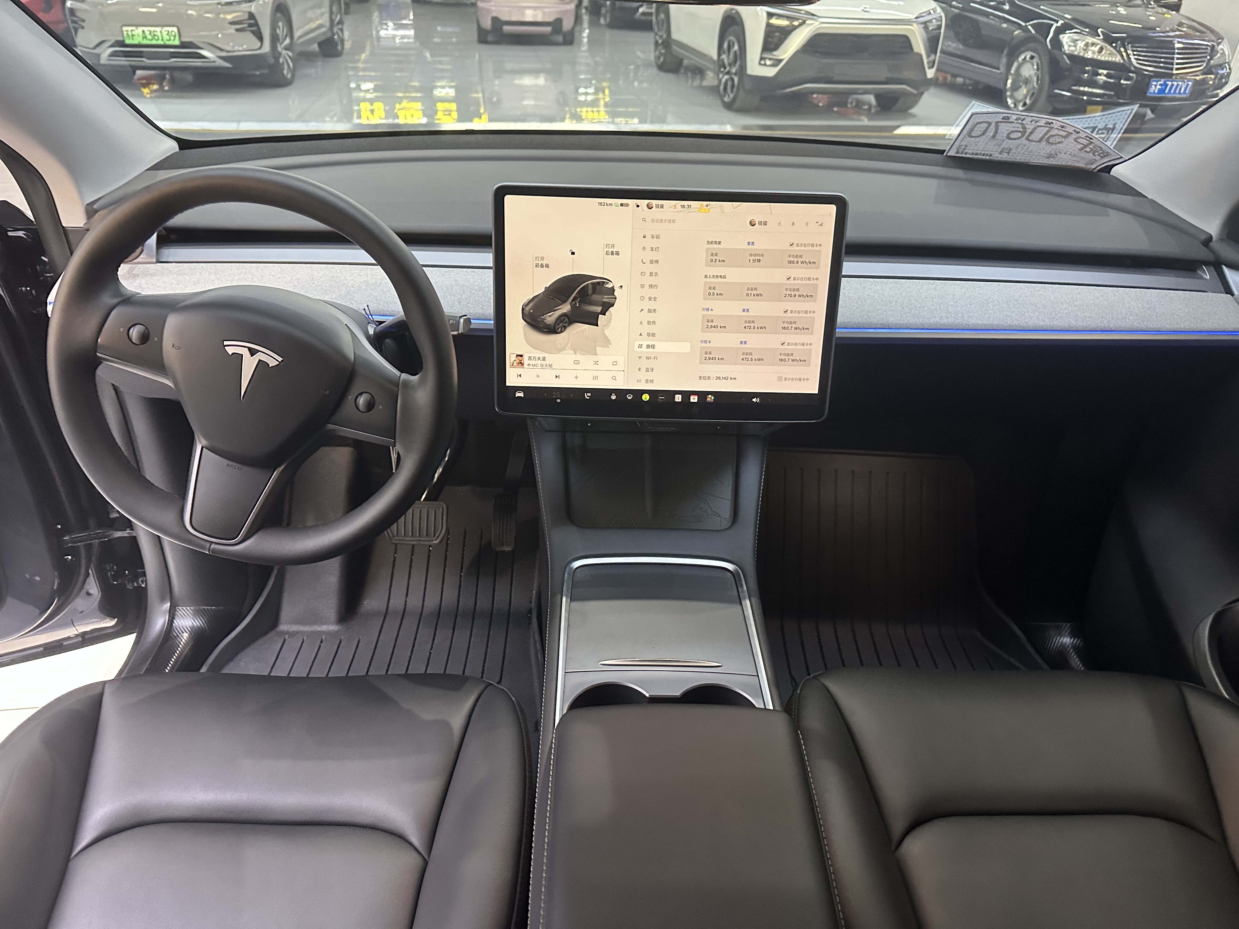 Tesla Model Y 2024 car image #16