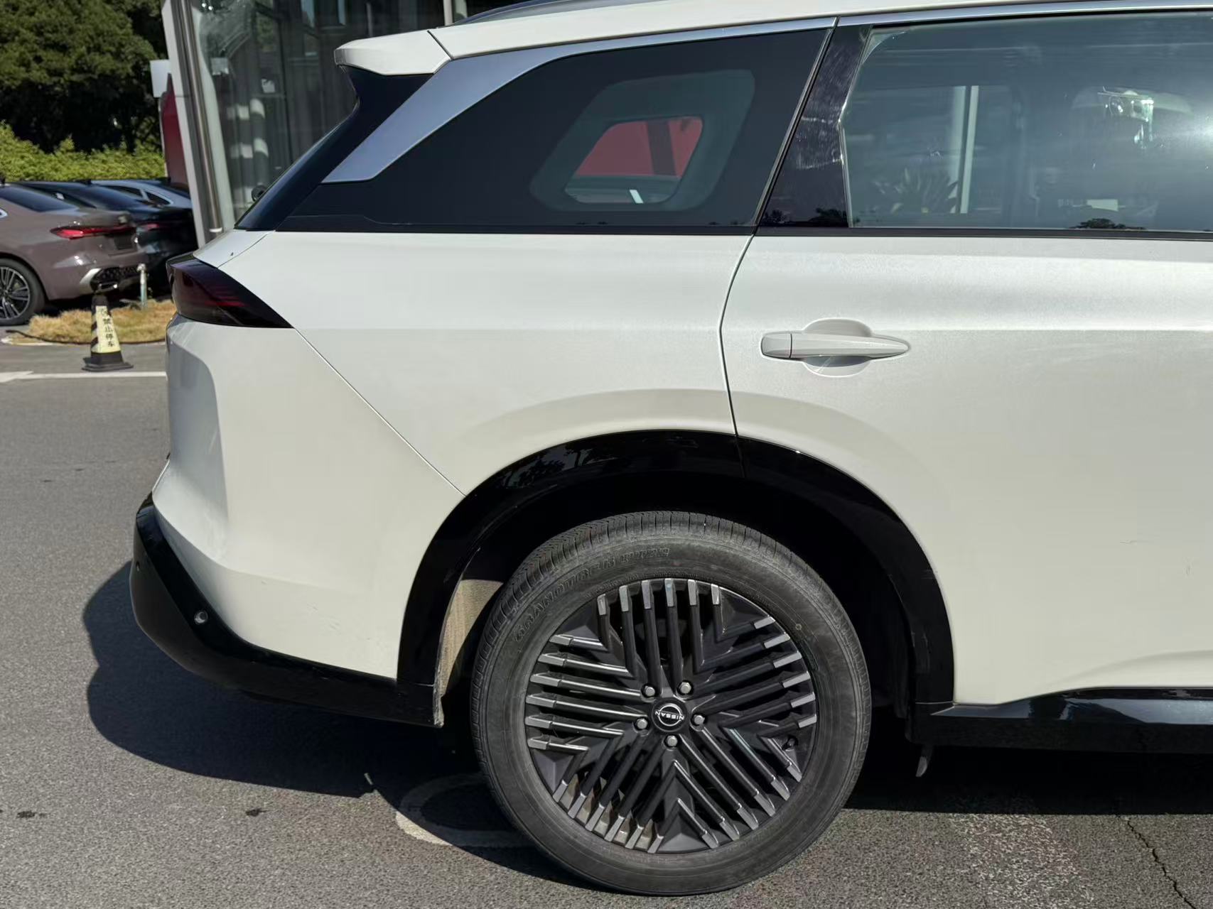 Nissan Pathfinder 2024 car image #16
