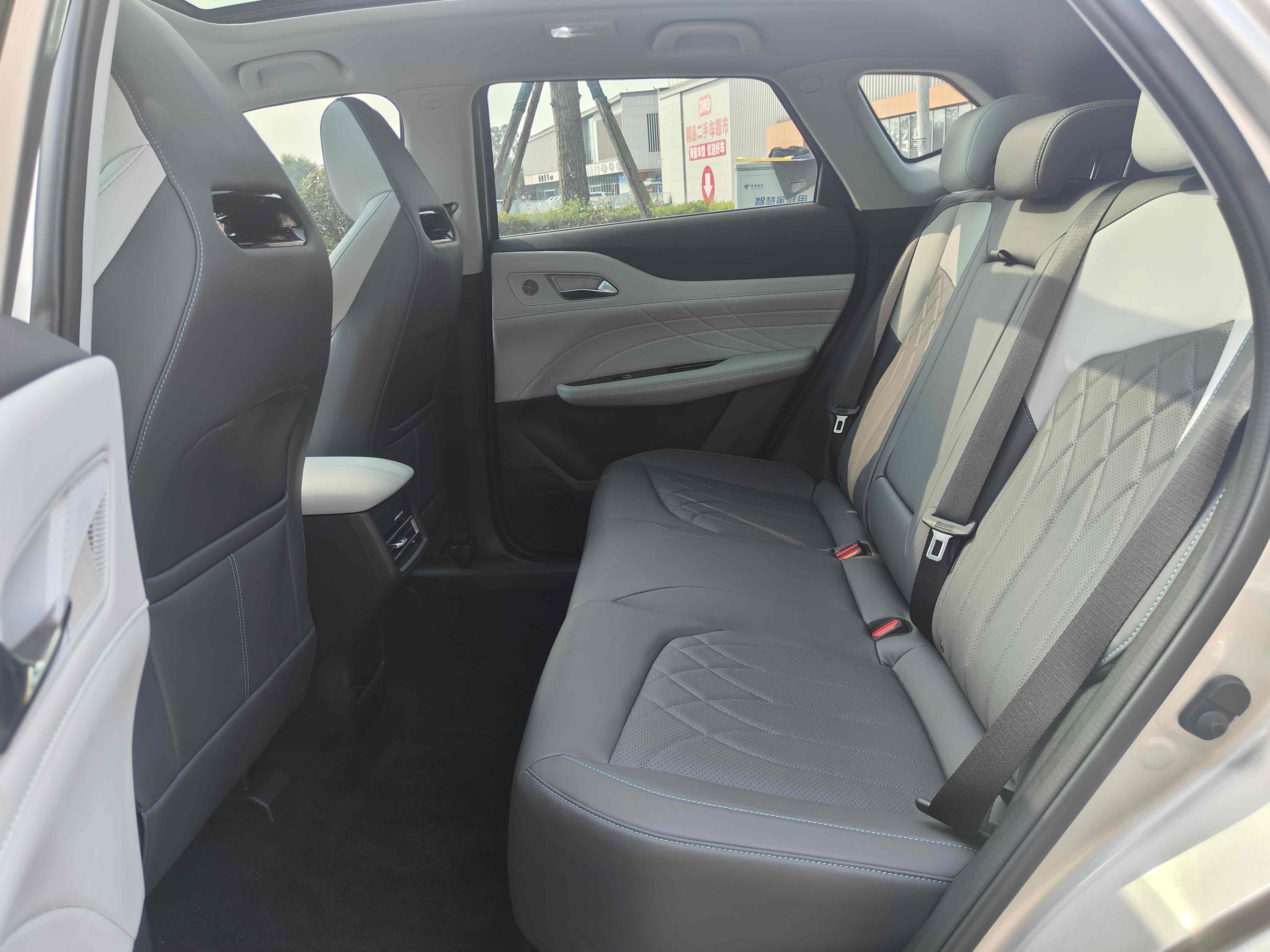 Changan UNI-Z PHEV 2024 #16 Changan UNI-Z PHEV 2024 car image #16