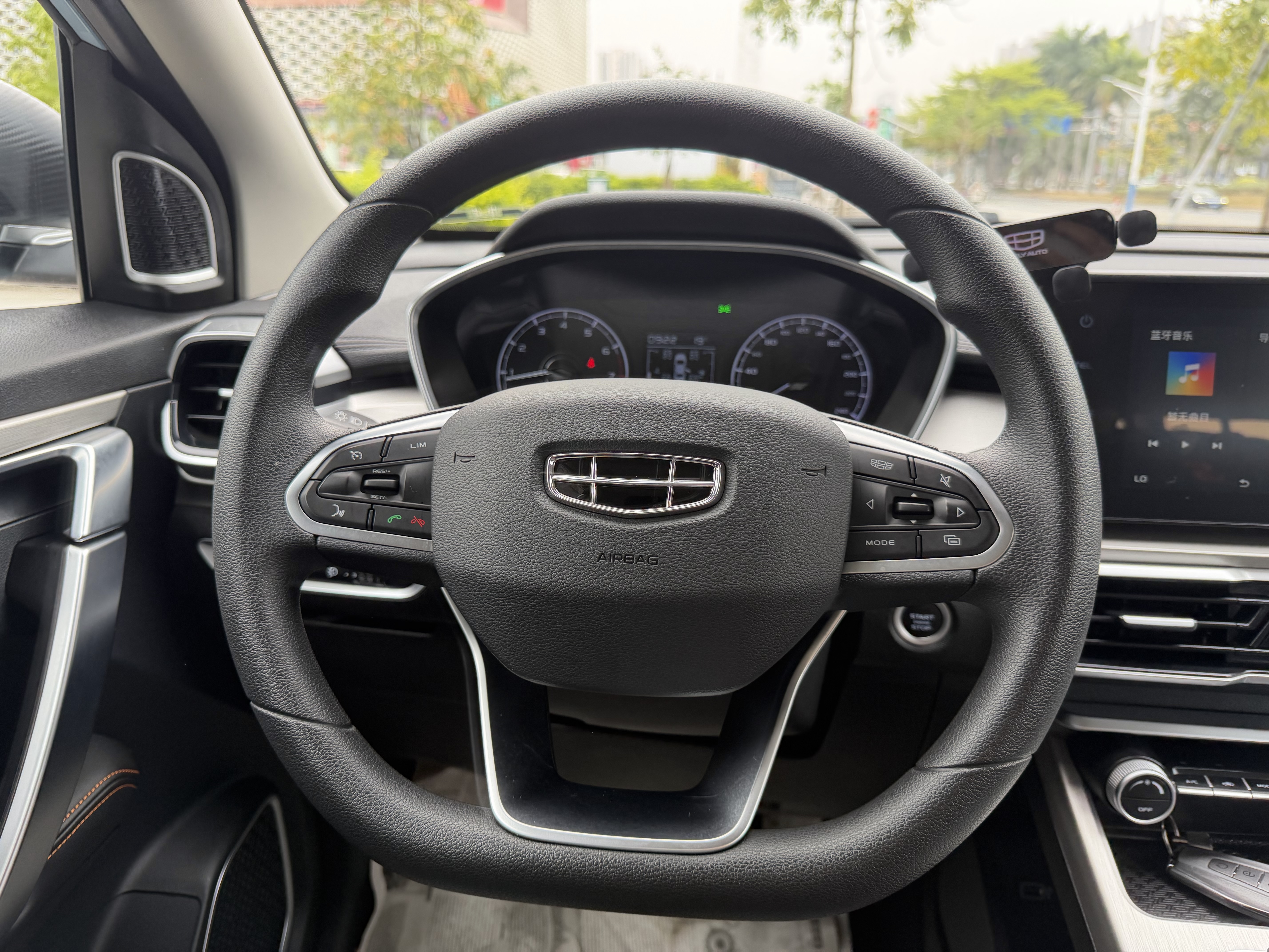 GEELY Coolray 2024 #16 GEELY Coolray 2024 car image #16