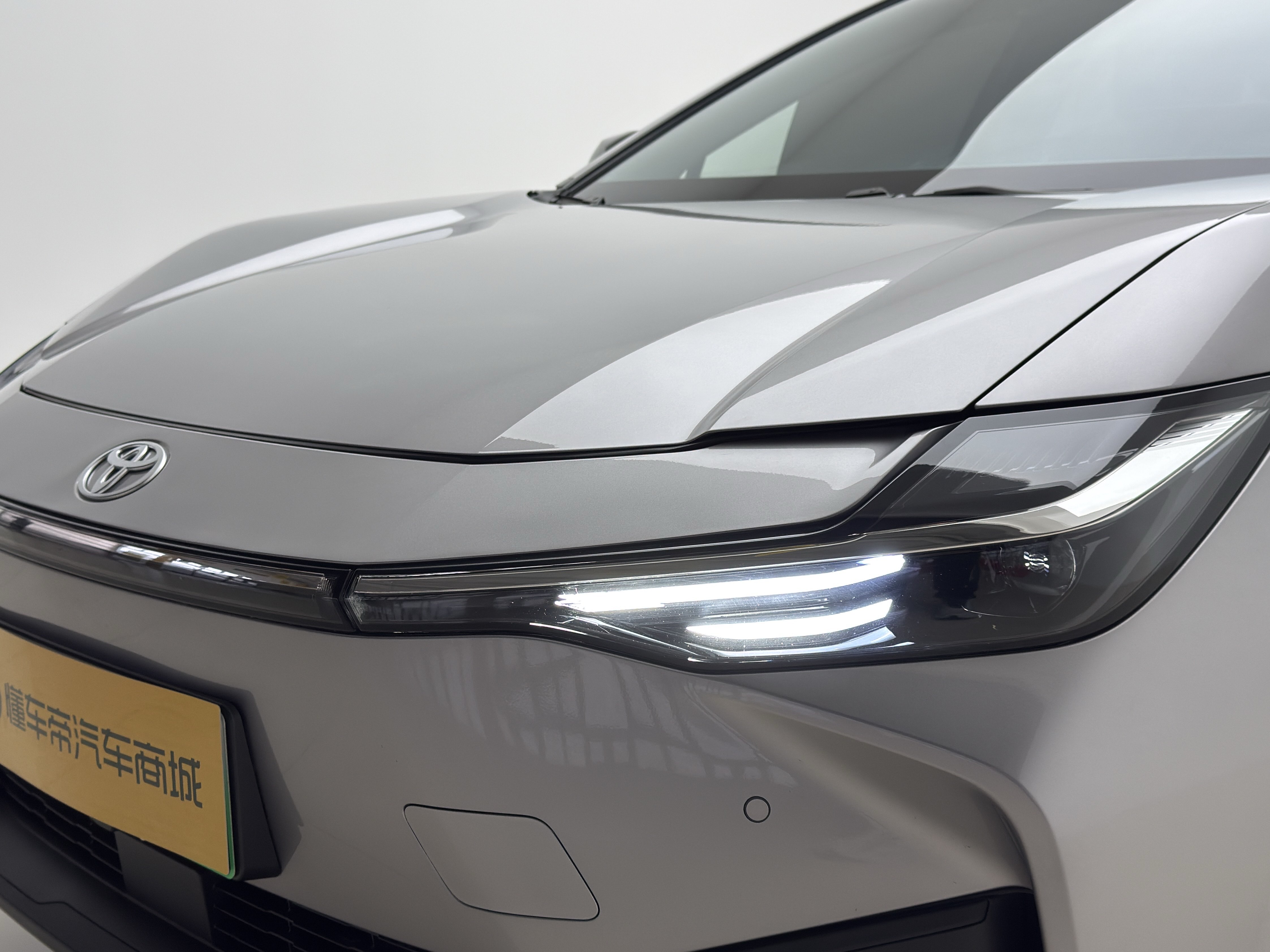 Toyota bZ3 2025 immagine di auto #16