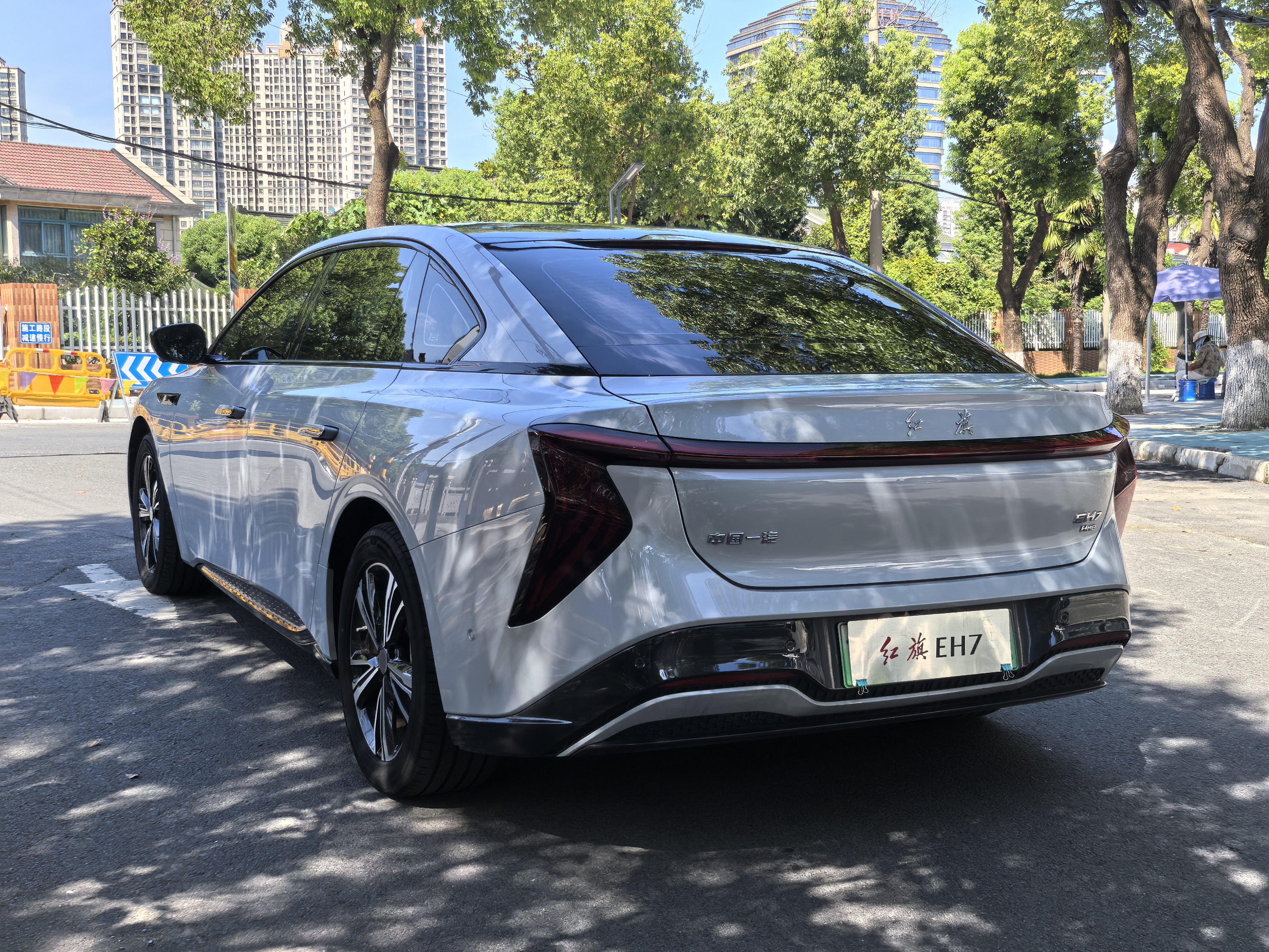 HongQi EH7 2024 #16 HongQi EH7 2024 car image #16