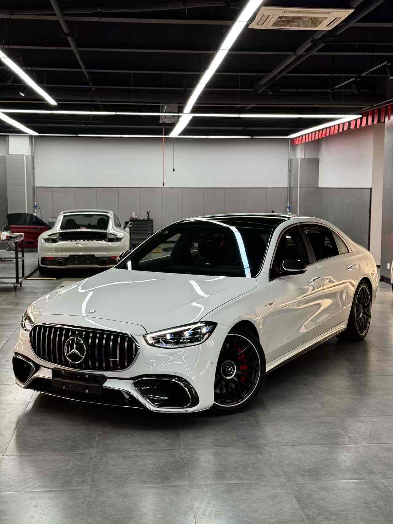 Mercedes-Benz S AMG New Energy 2025 صورة سيارة #16