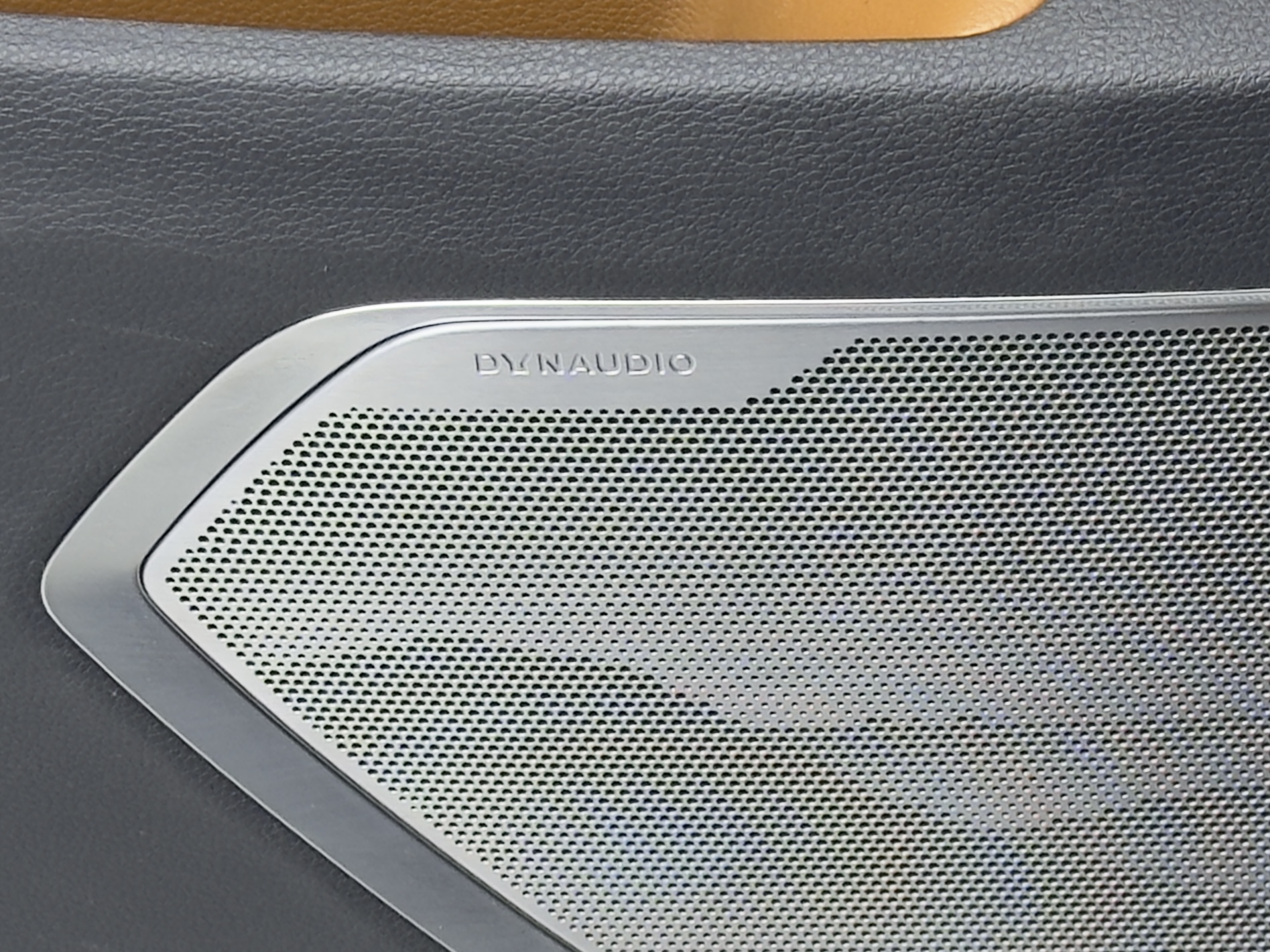 HongQi HQ9 PHEV 2025 #16 HongQi HQ9 PHEV 2025 car image #16