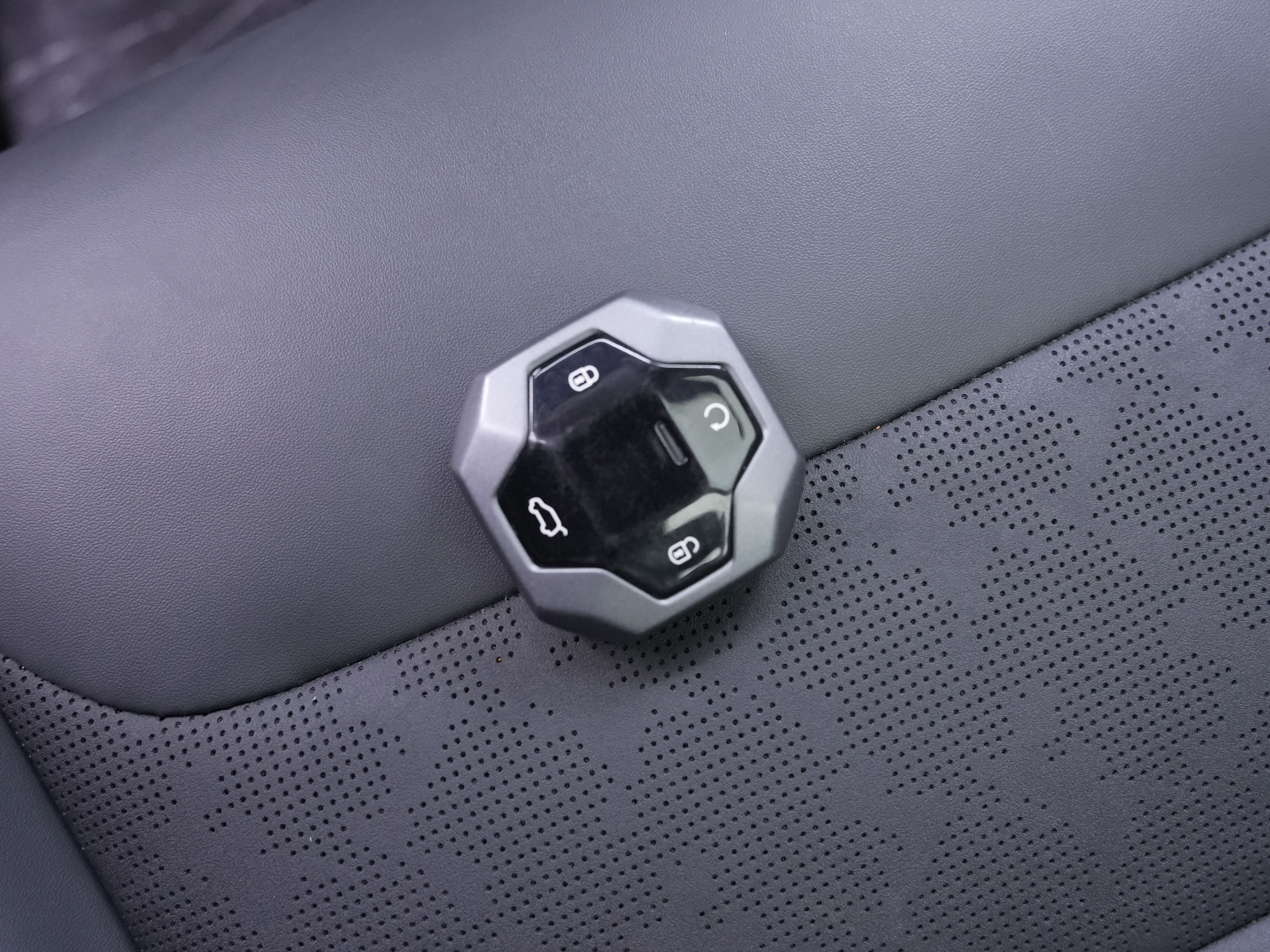 Jetour 2025 car image #16