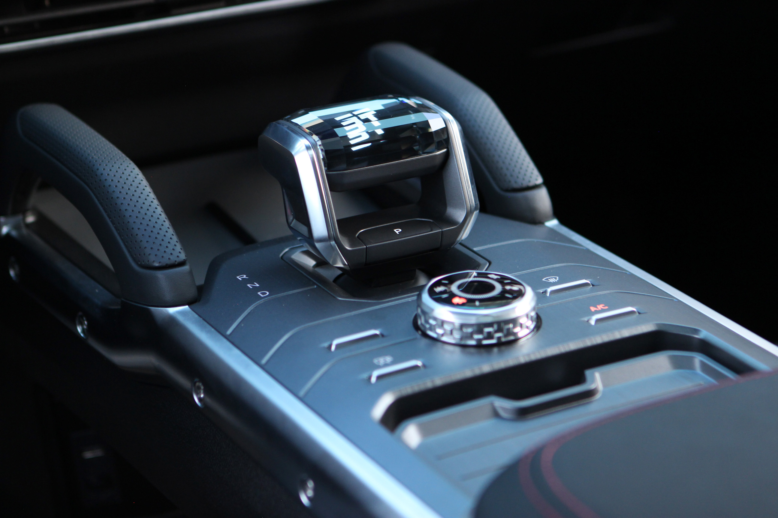 Jetour Shanhai 2025 car image #16