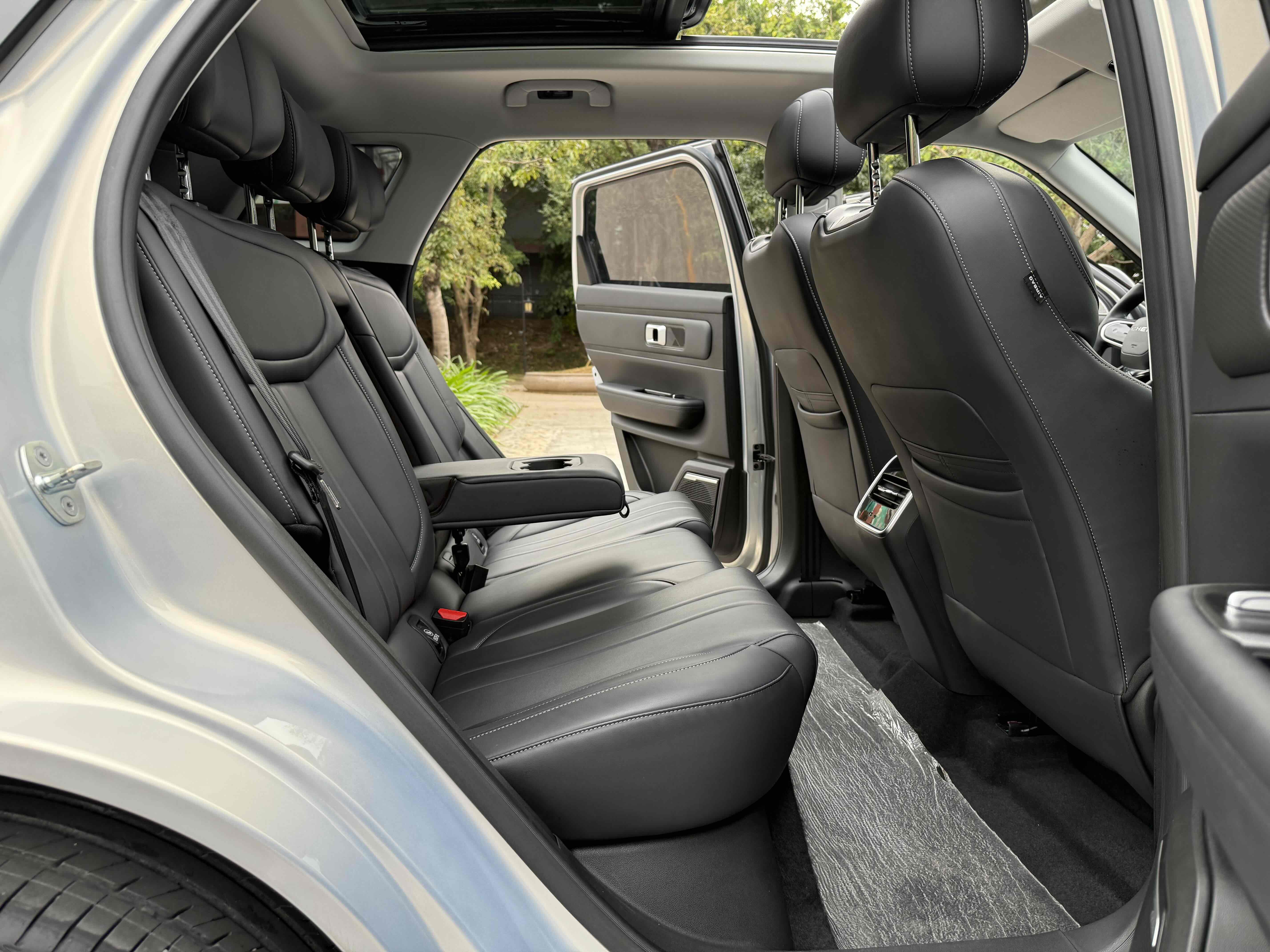 Chery Exploration 06 C-DM 2024 immagine di auto #16