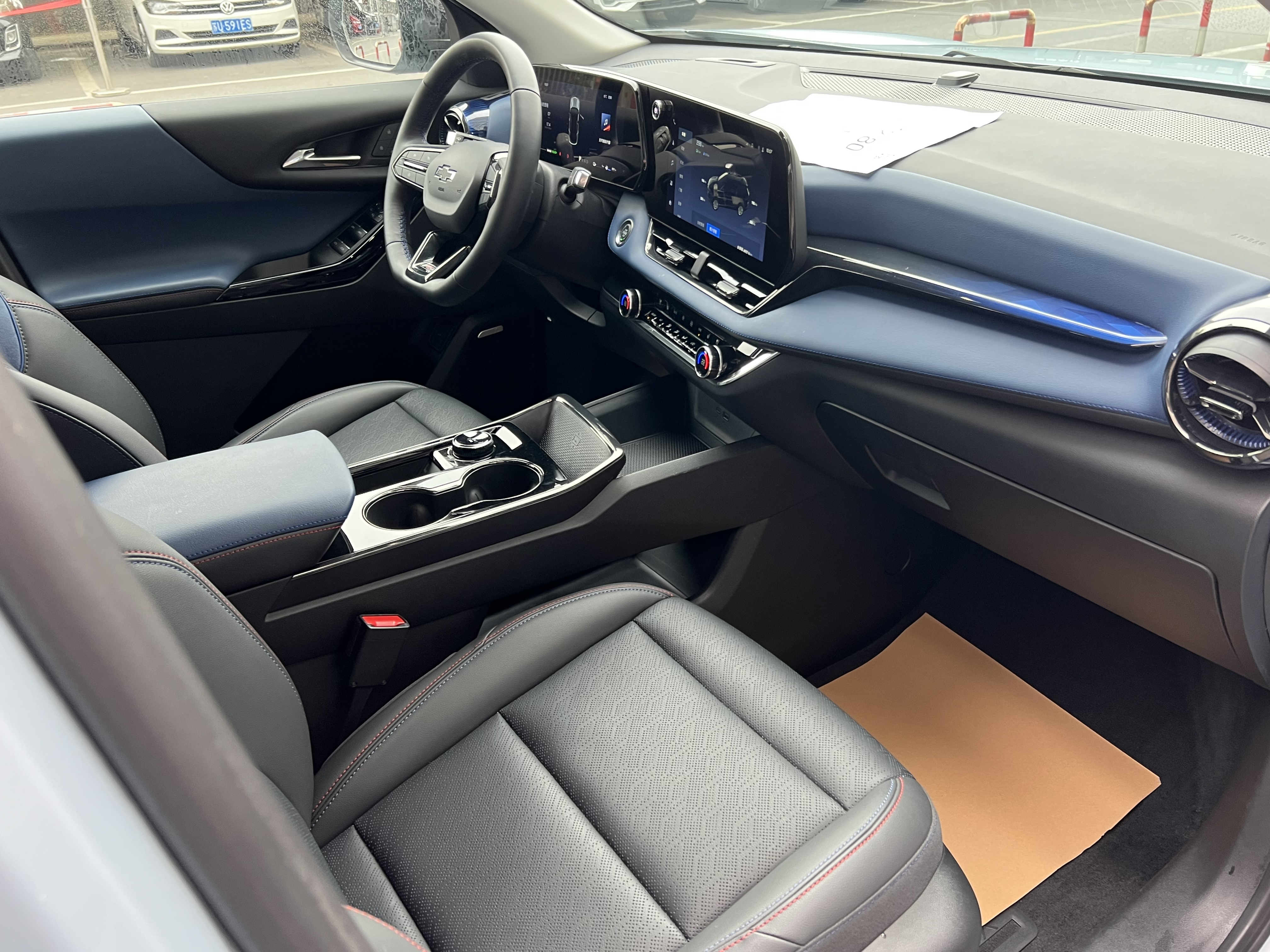 Chevrolet Equinox Plus 2026 #16 Chevrolet Equinox Plus 2026 car image #16