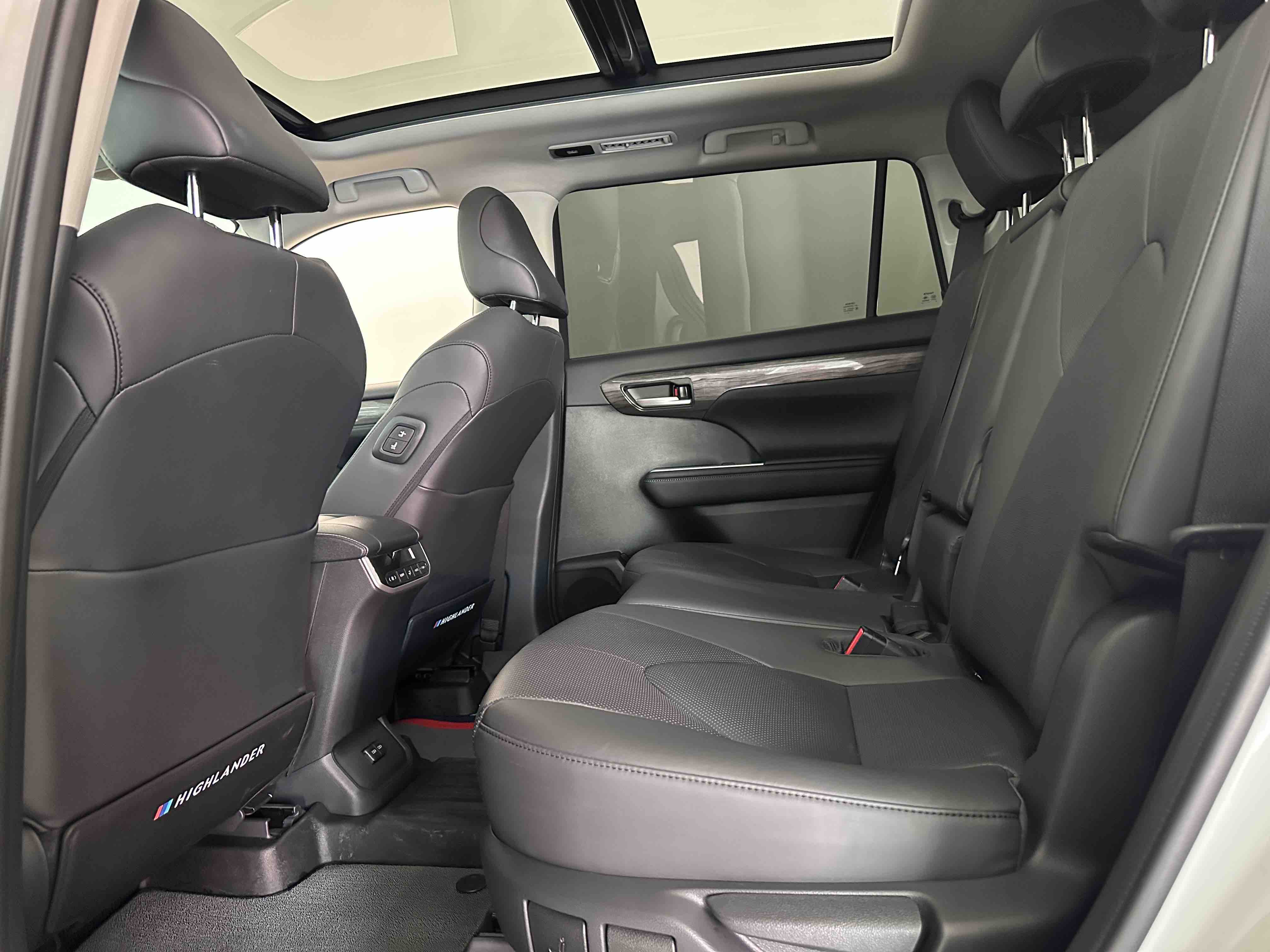 Toyota Highlander 2024 #16 Toyota Highlander 2024 car image #16