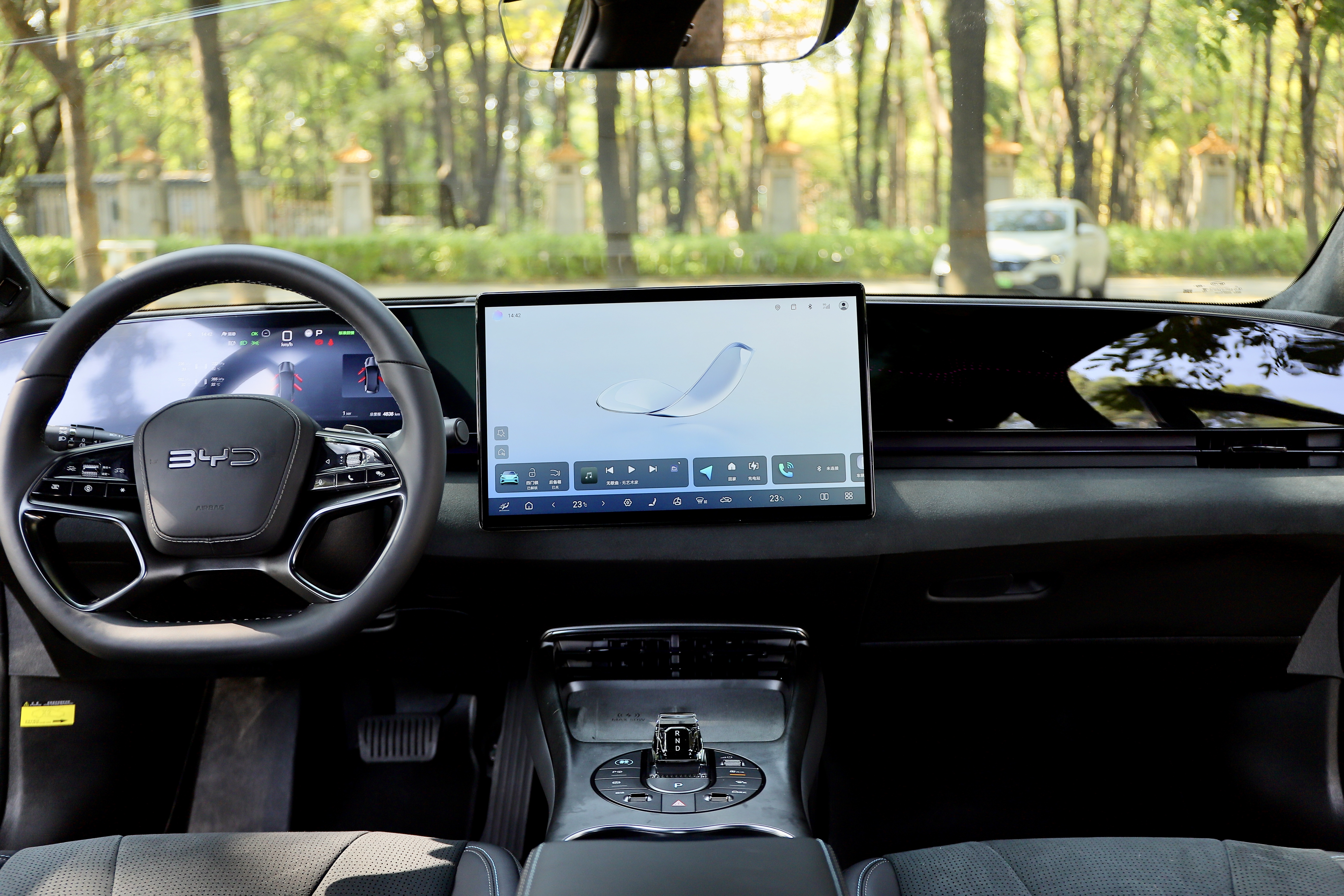 BYD Seal 2025 #16 BYD Seal 2025 car image #16