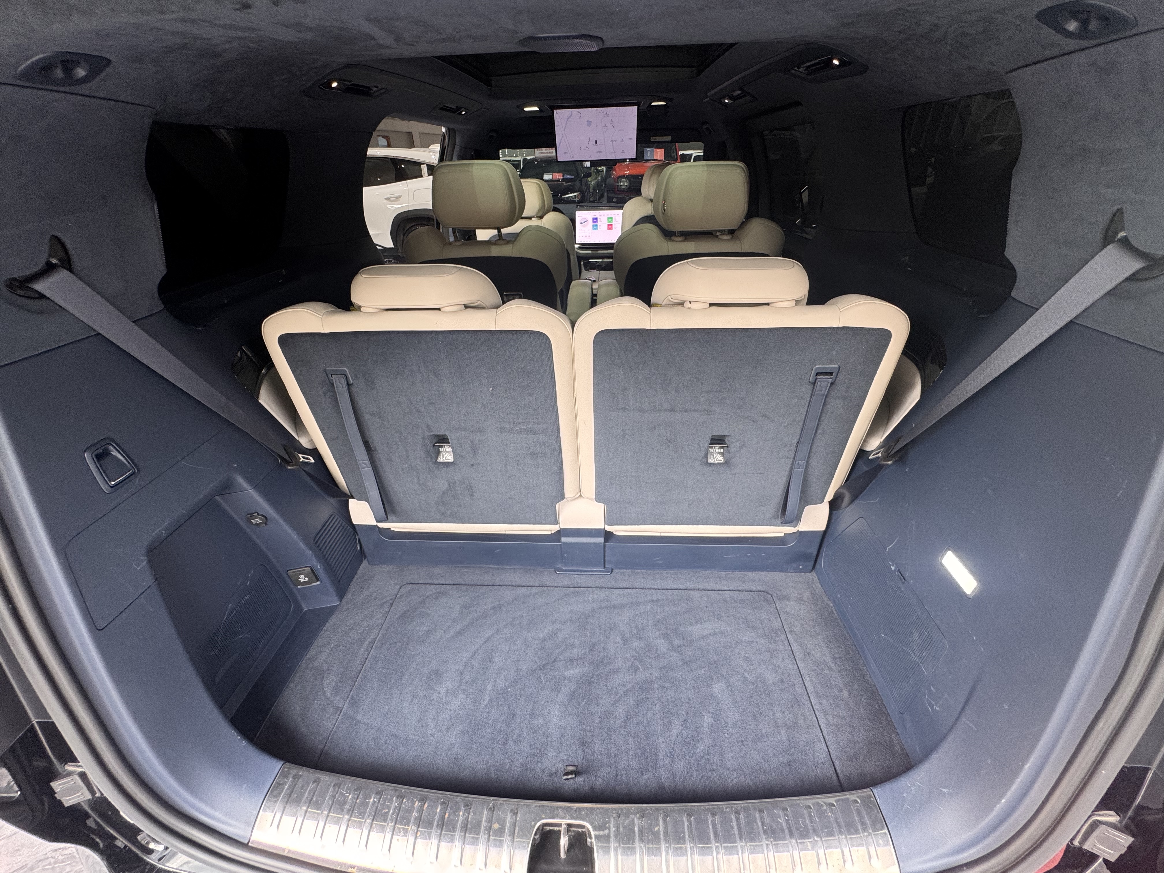 极氪 极氪009 2024 汽车图片 #16